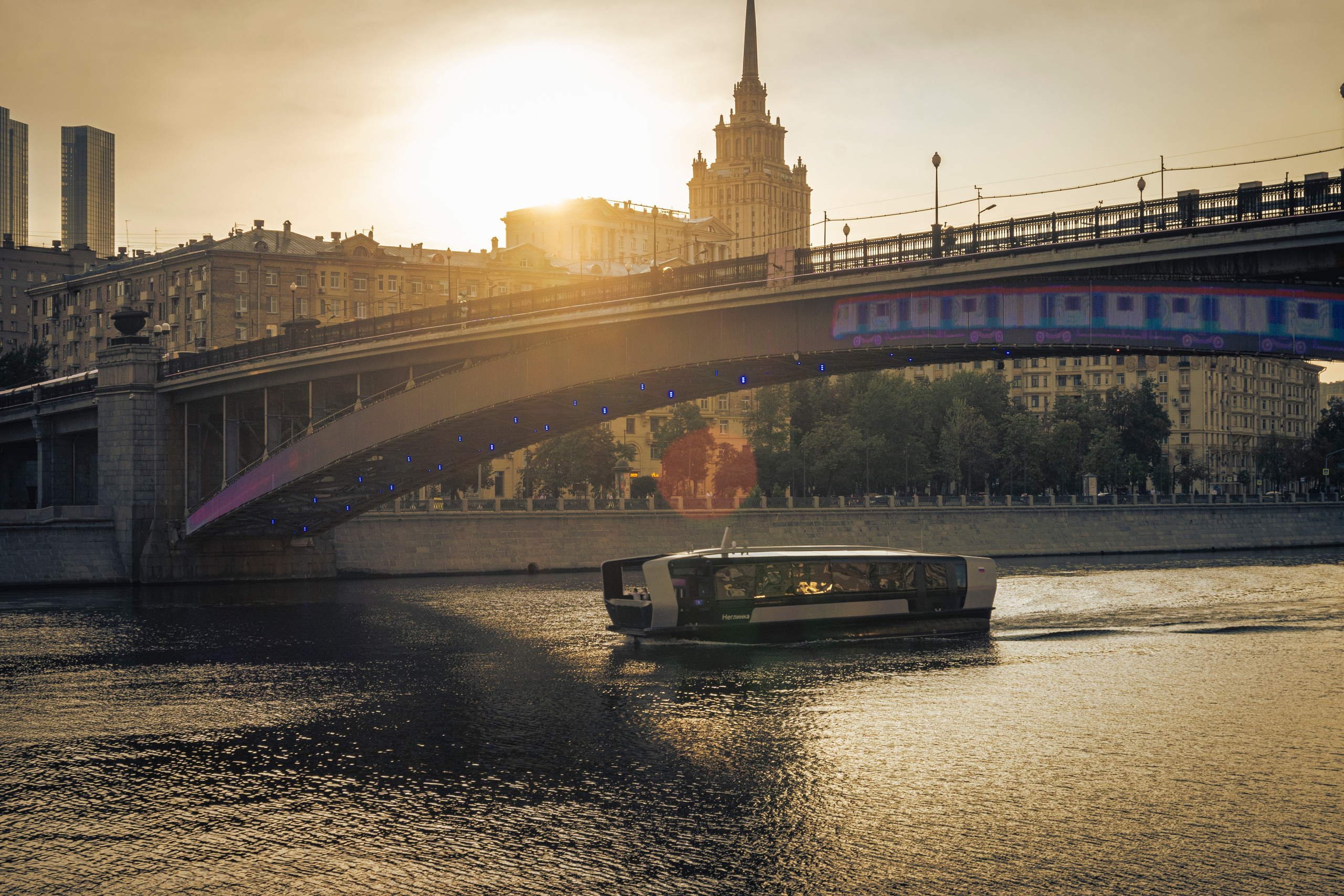 Фотопрогулка. Москва. Июль 2023. Фотограф Роман Адлер