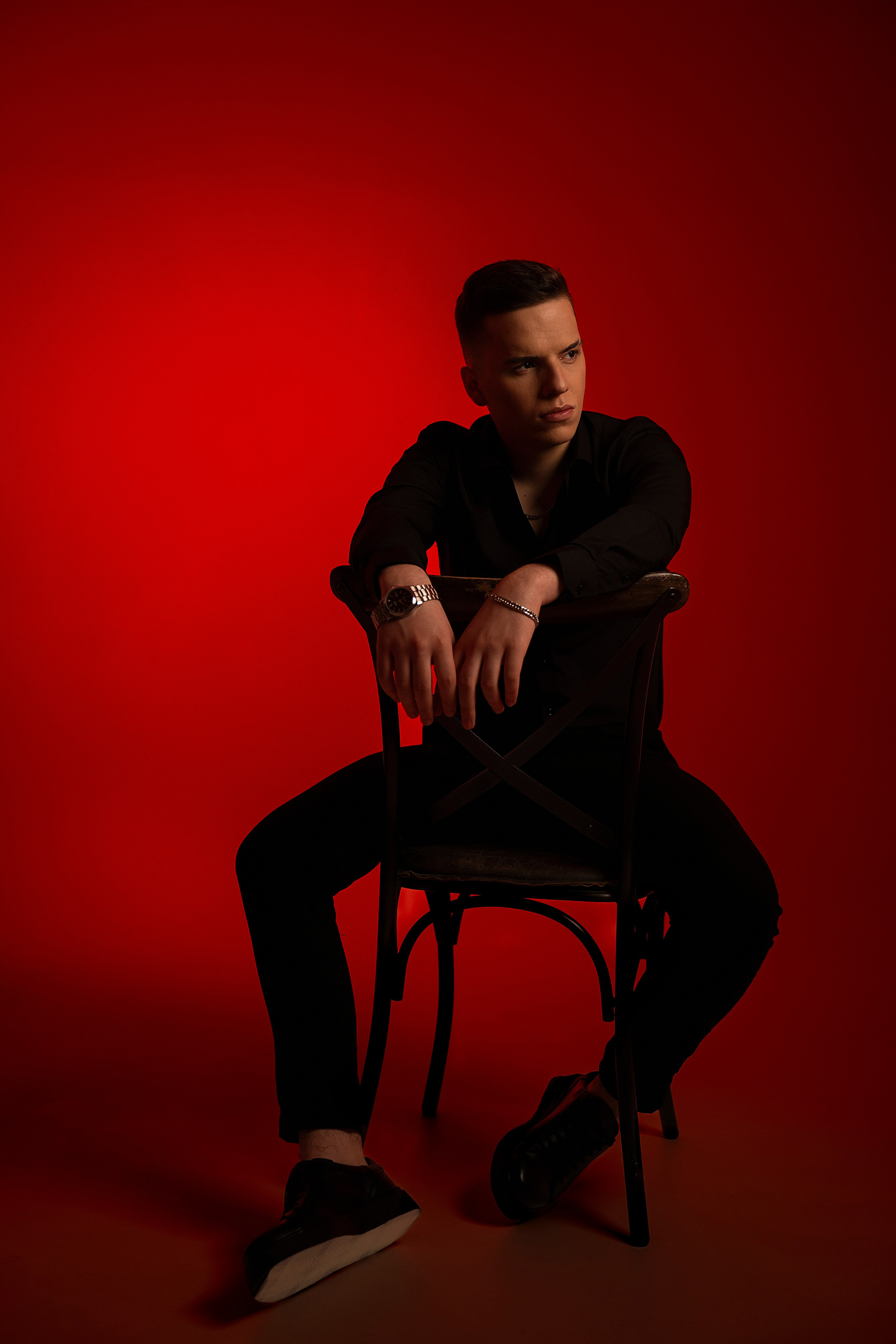 Wallem, исполнитель ("Харизма")