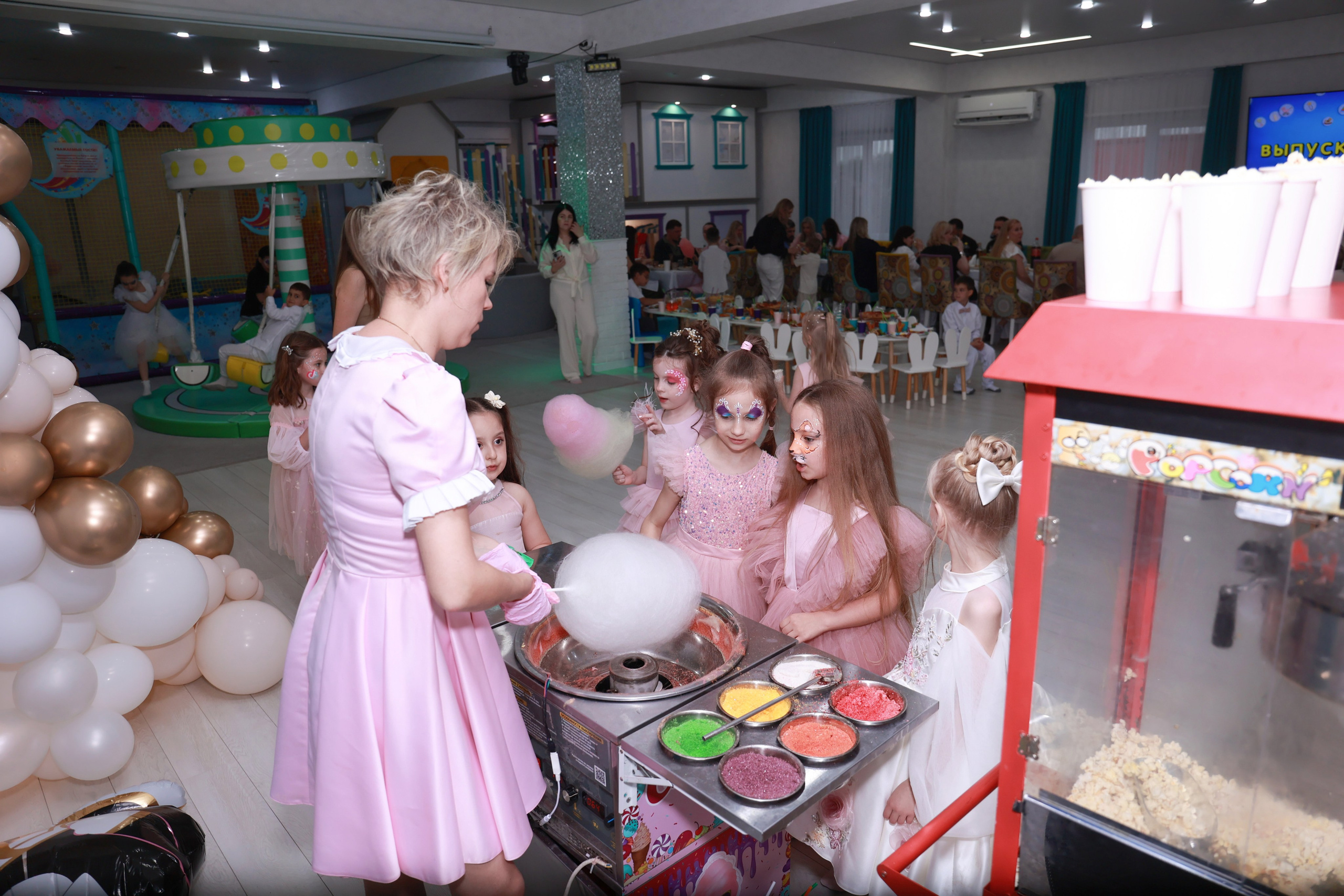 Выпускной в Fantasy hall. Детский семейный фотограф Краснодар