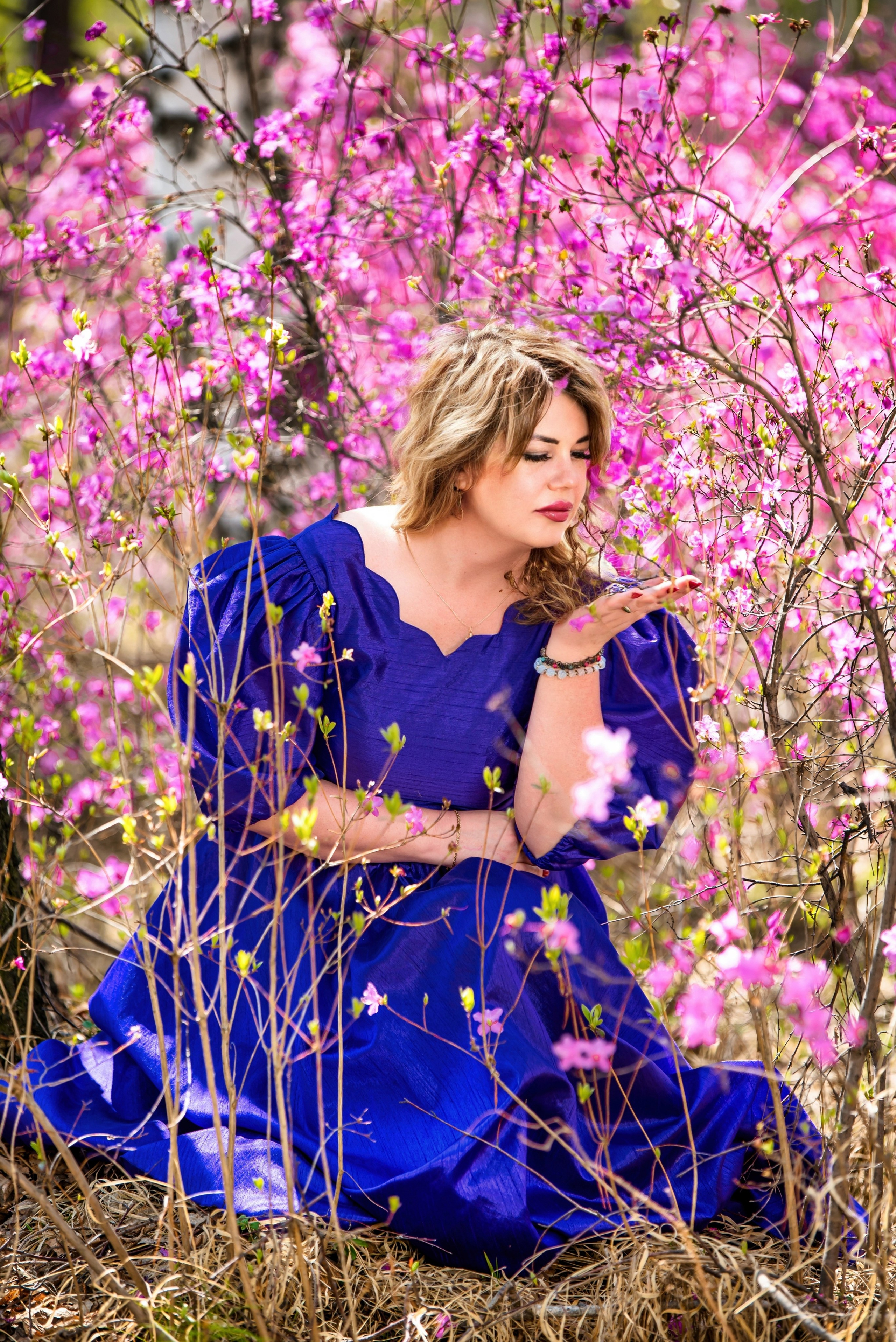 Фиолетовое парчовое платье принцессы для фотосессии в иркутске