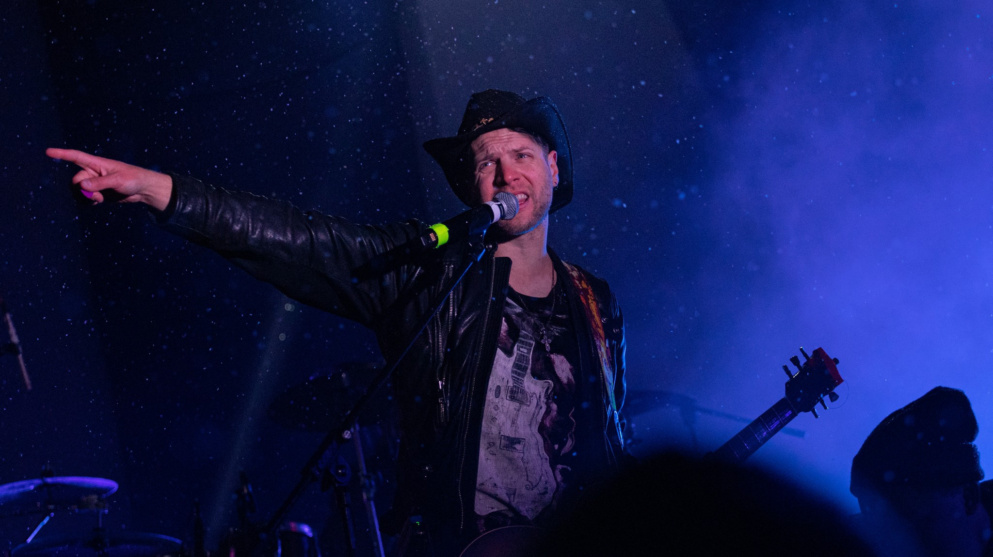 Фото с концерта. Фотограф Эдуард Алмадаков