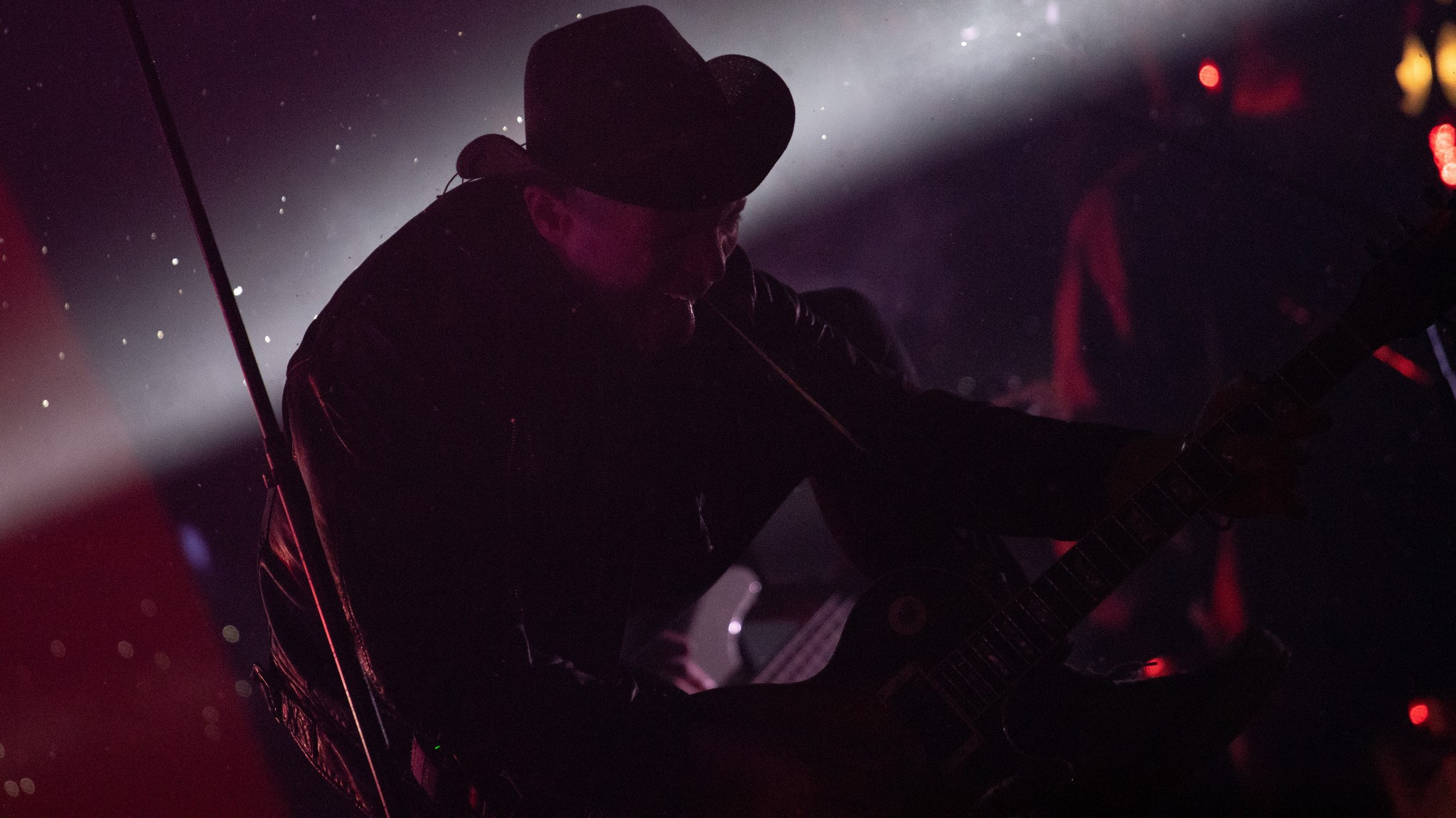 Фото с концерта. Фотограф Эдуард Алмадаков