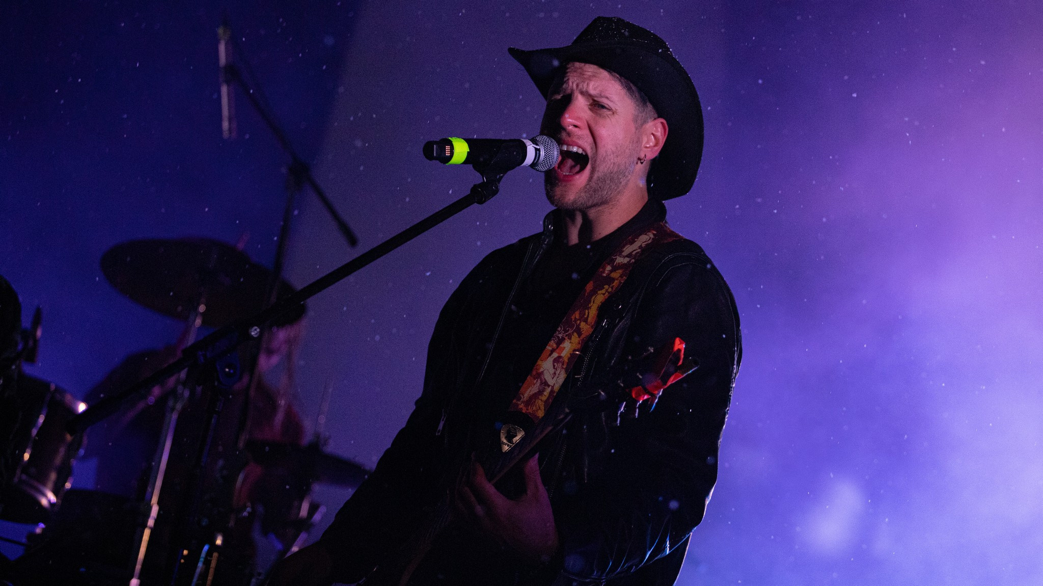 Фото с концерта. Фотограф Эдуард Алмадаков