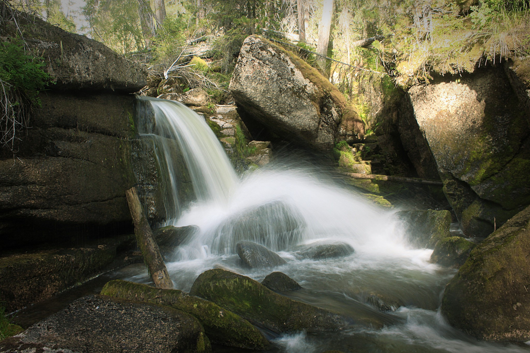ручьи Саратанского водопада