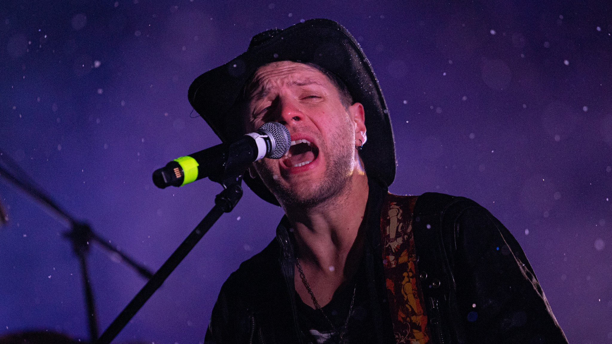 Фото с концерта. Фотограф Эдуард Алмадаков