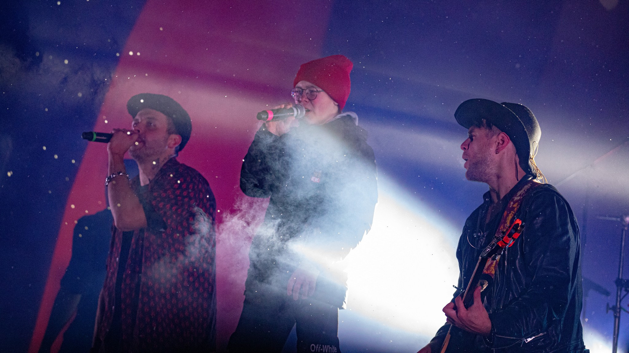 Фото с концерта. Фотограф Эдуард Алмадаков