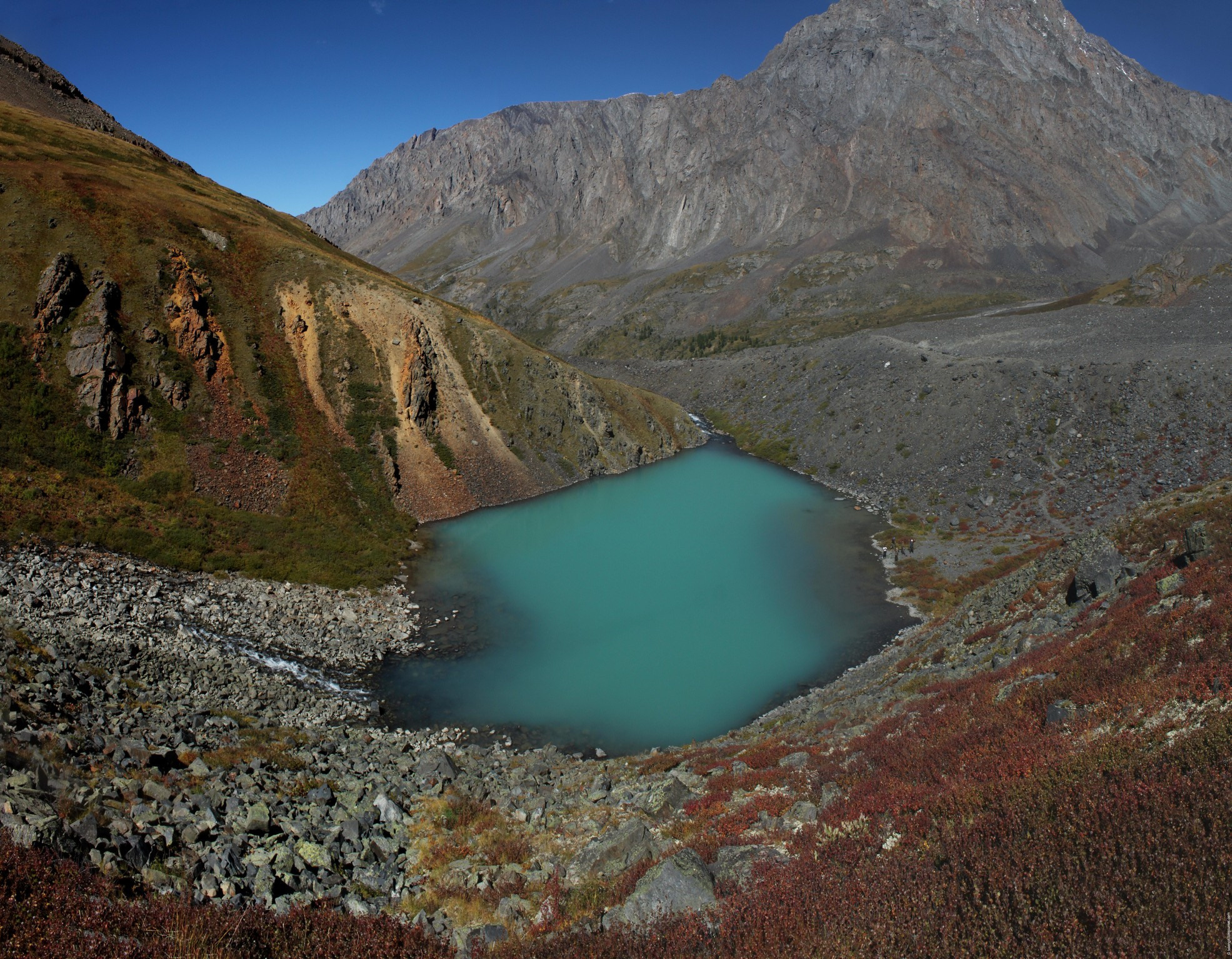 озеро у перевала Учитель