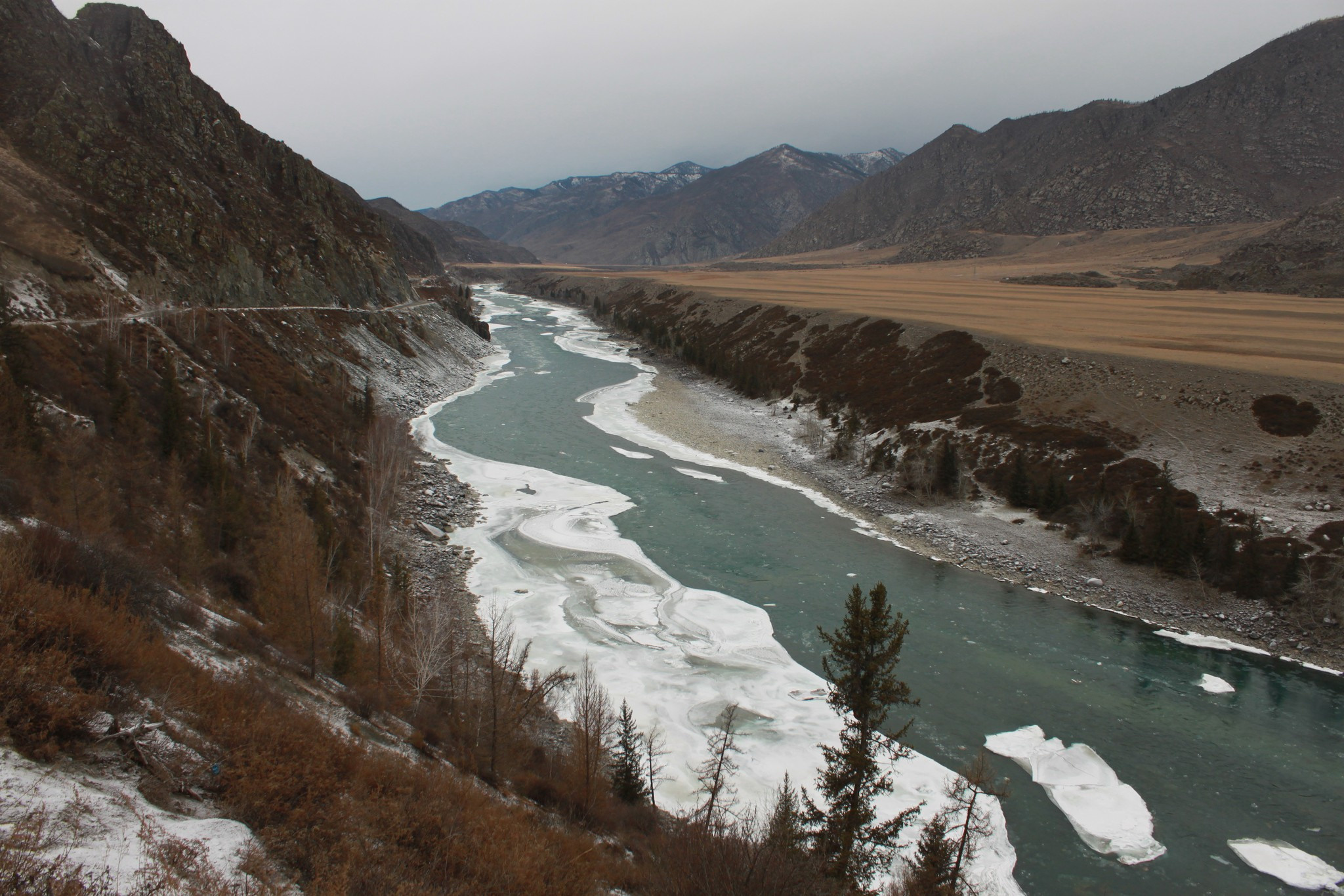 осенняя катунь в районе с. Малый Яломан
