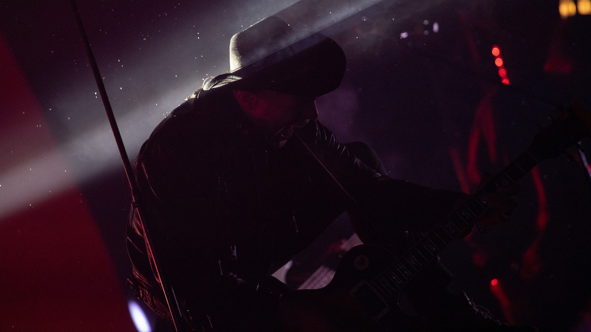 Фото с концерта. Фотограф Эдуард Алмадаков