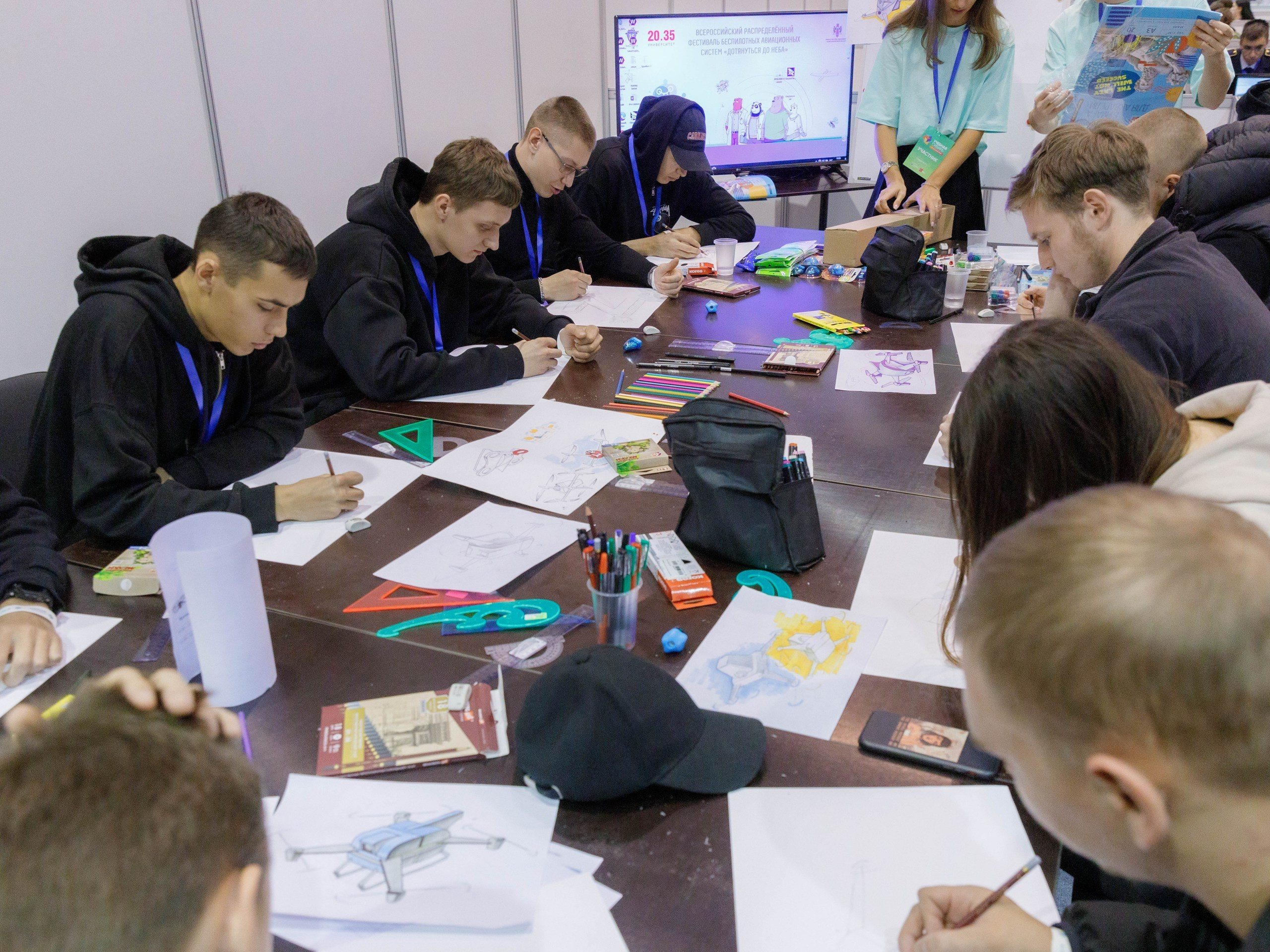 Фестиваль беспилотных авиационных систем «Дотянуться до неба». Экспоцентр. Репортажный фотограф в Новосибирске Алена Помазунова