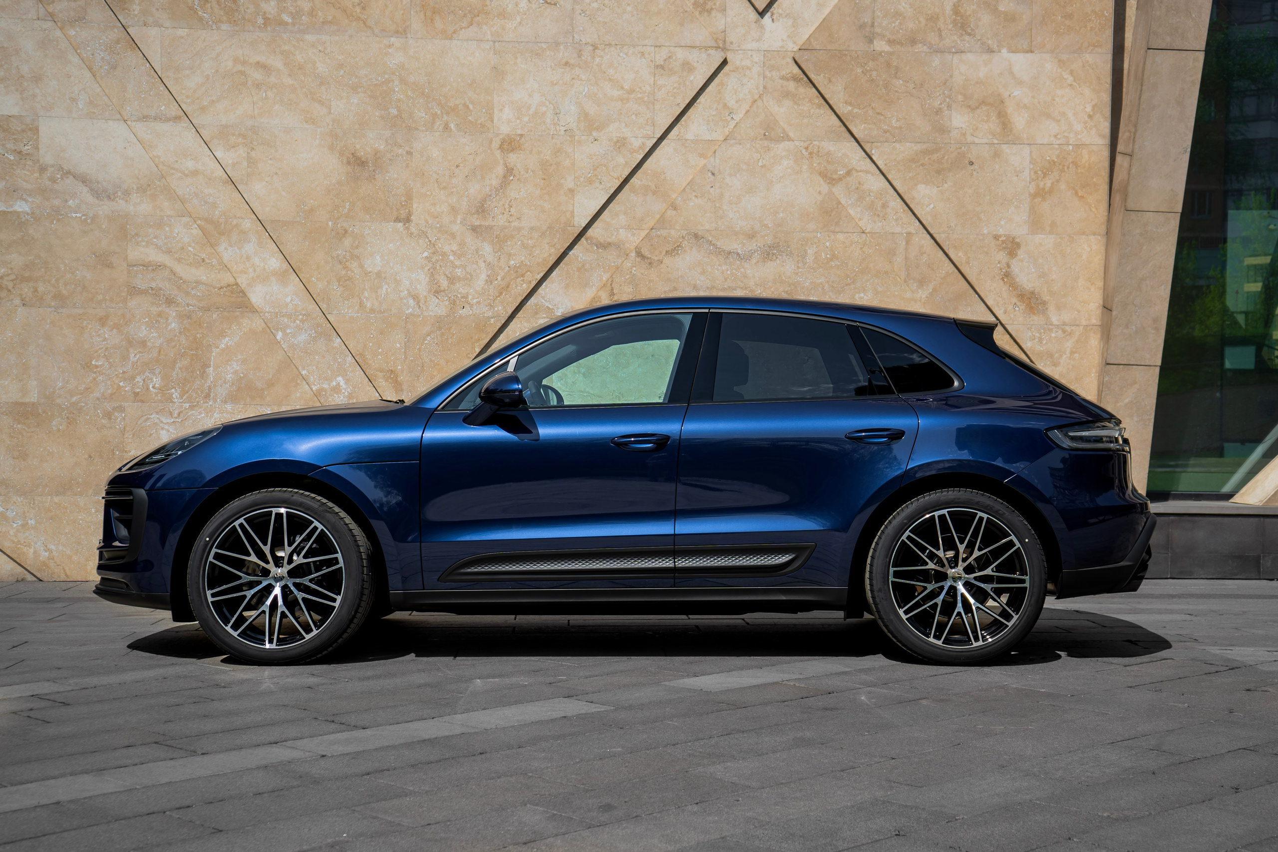 Porsche Macan. Автомобильный фотограф Ногинск Денис Городок