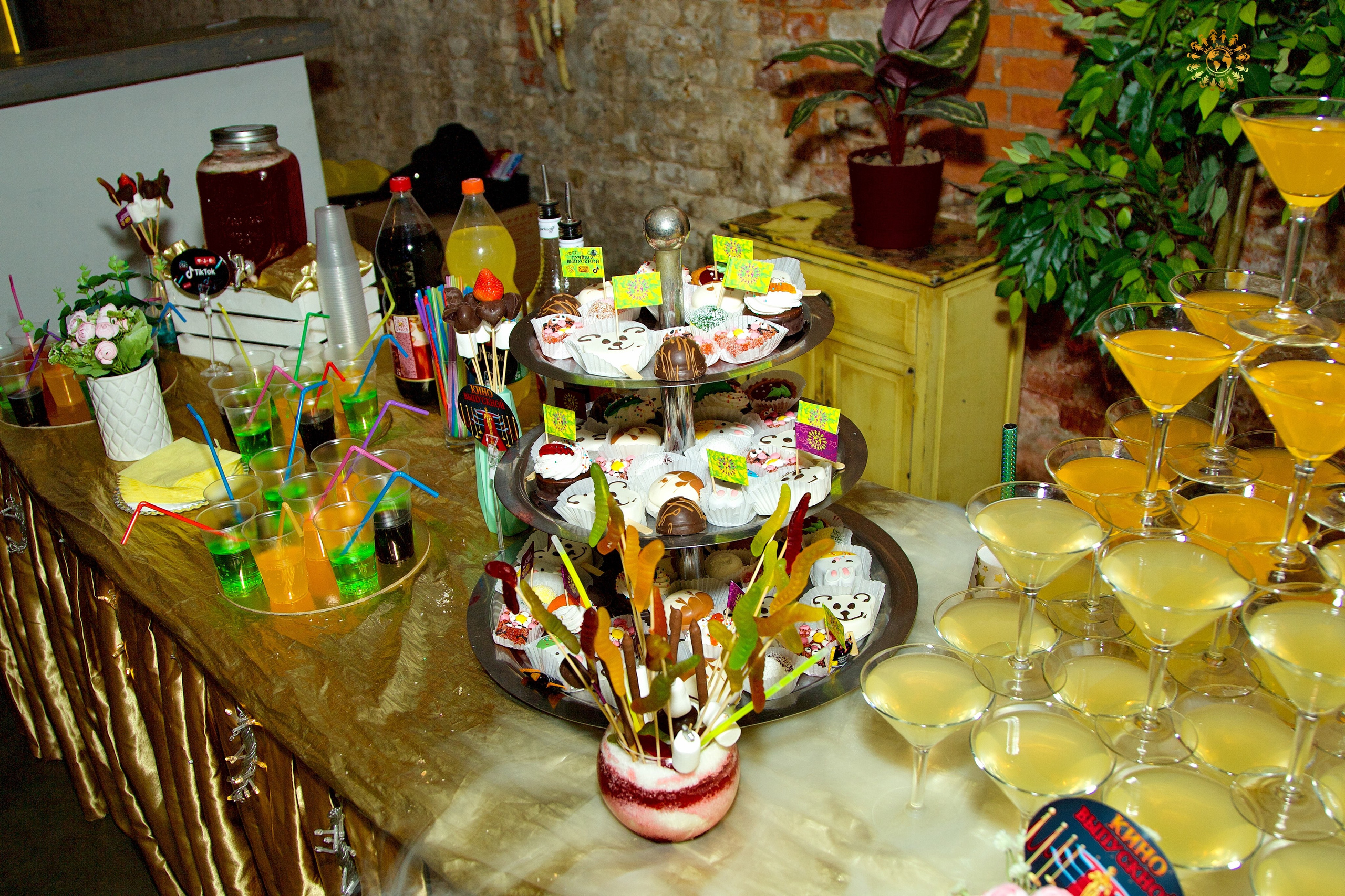 Выпускной 2023 (4-й класс, ММШ). Клуб Royal. Москва. Репортажная съемка в Москве и области. Анималистика