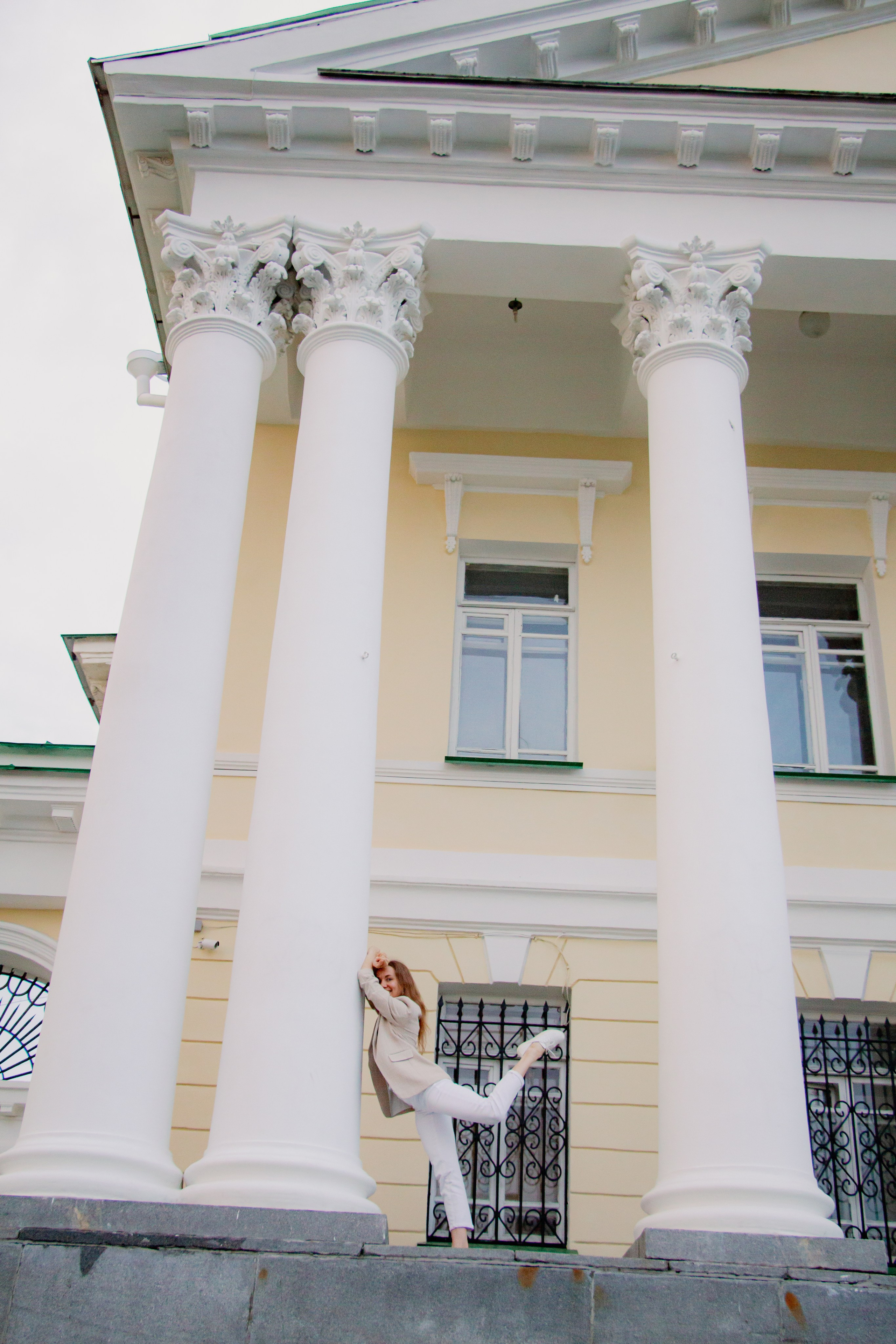 Фотосессия с цветущими яблонями, Екатеринбург. Фотопрогулка. Фотограф в Екатеринбурге Пойгина Елена