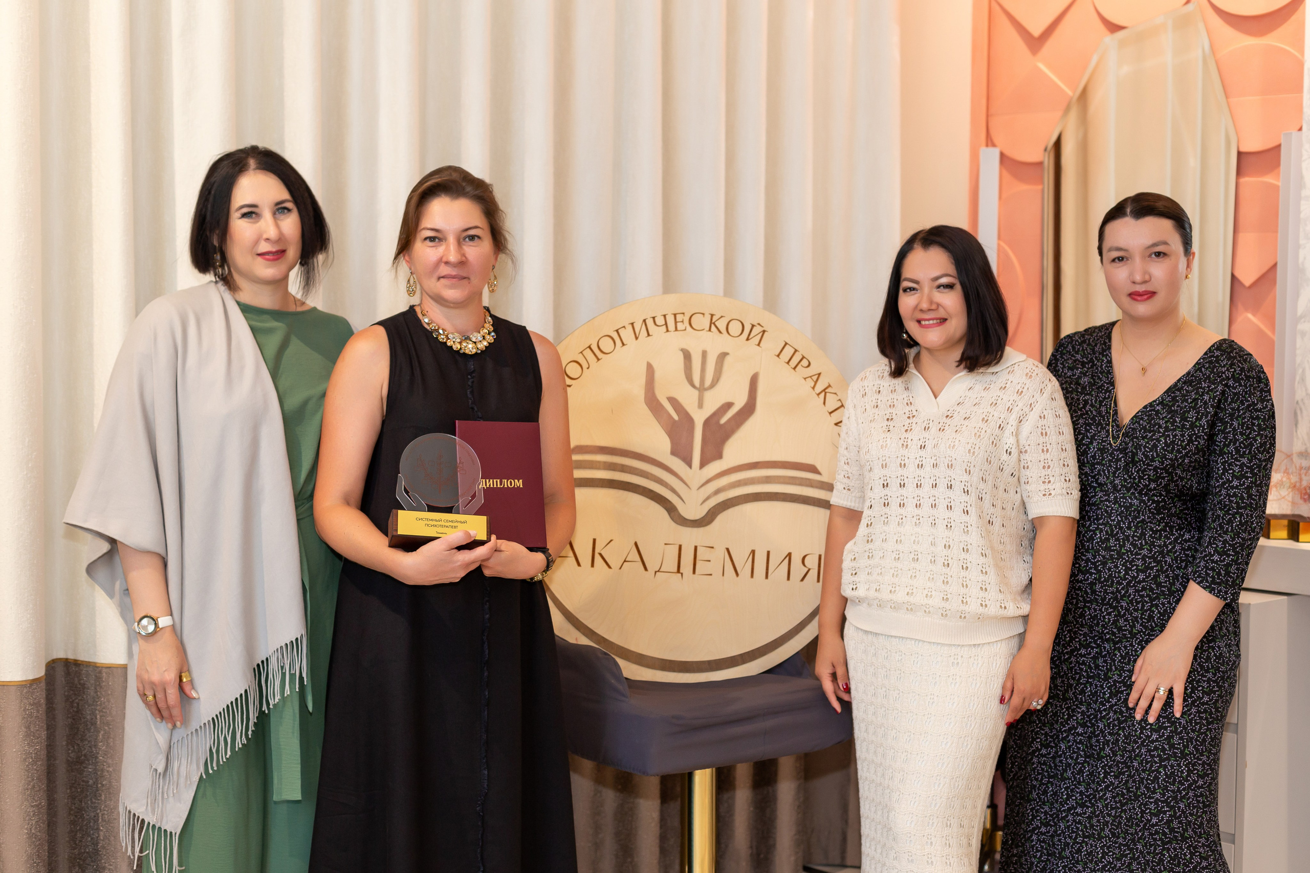 Выпускной курса психологов. Ирина Квасова | Фотограф в стиле VOGUE | Тюмень