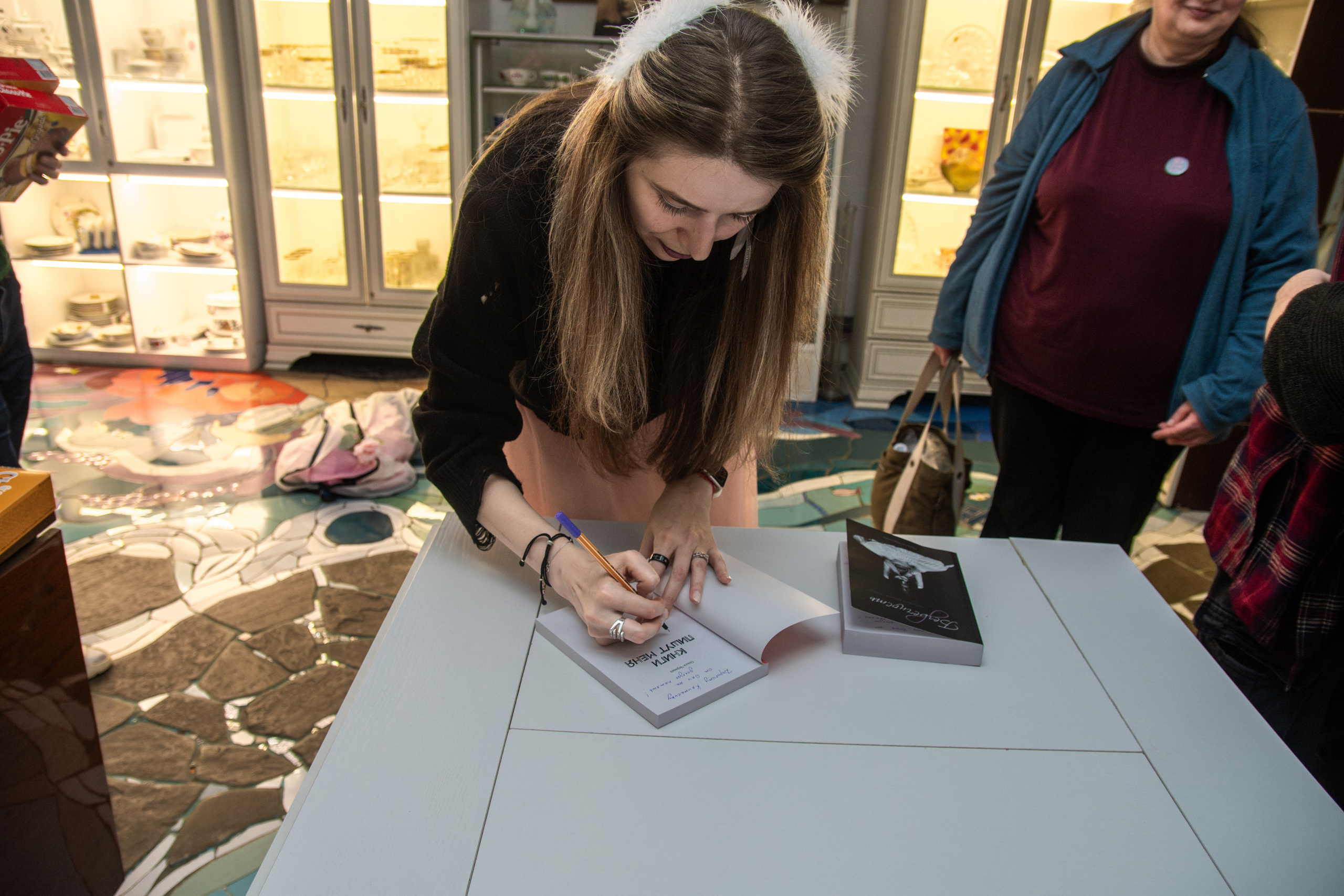 Творческий вечер автофикшн-книги Оли Черных «Абдоминально». Репортажный фотограф в Москве Legiodot