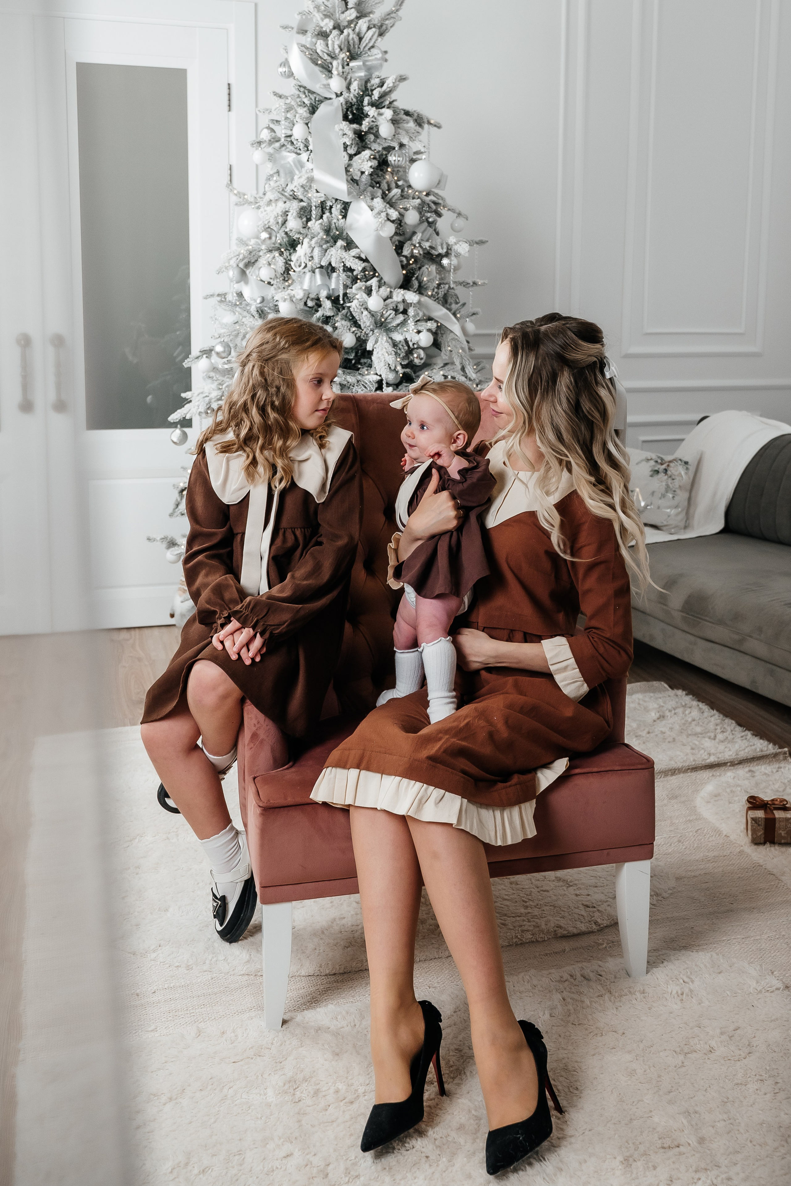 Мама, папа, 2 дочки (студия Персона). Фотограф в Дзержинске Наташа Баева