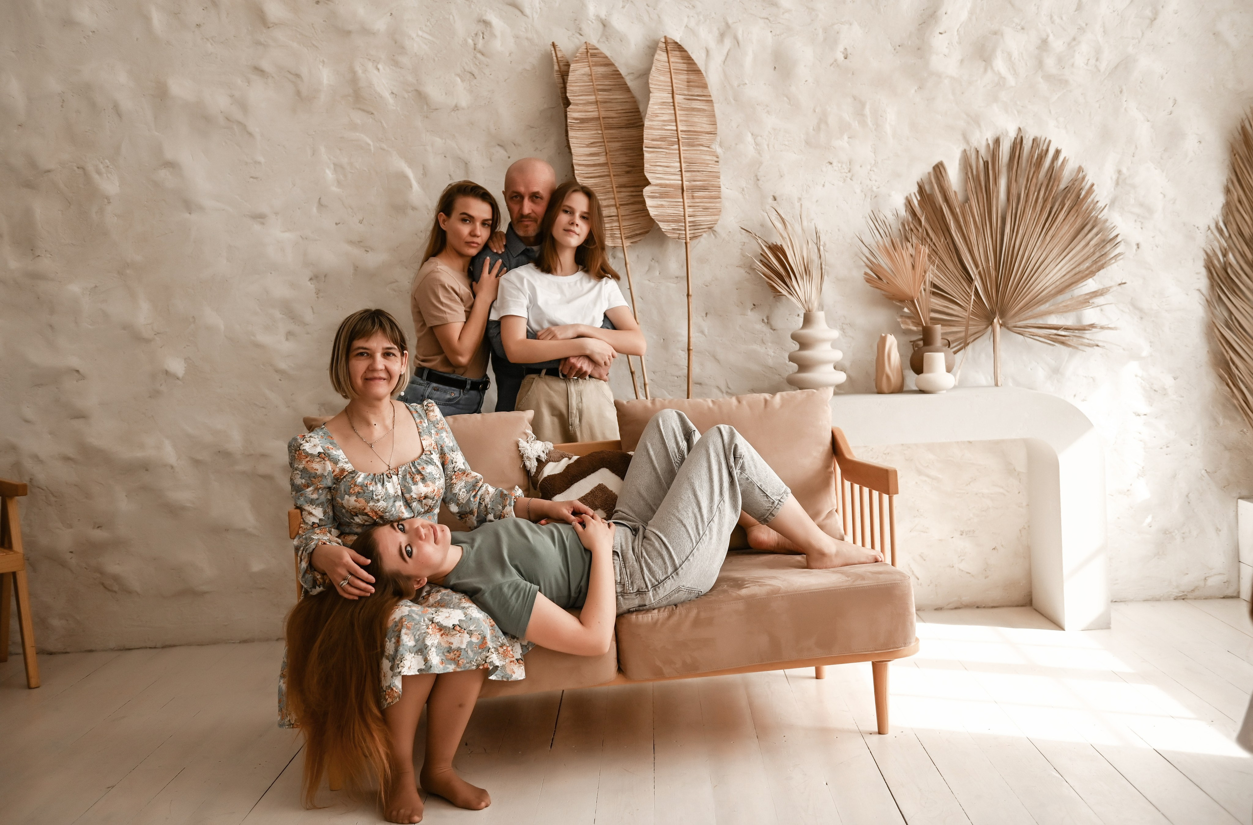 Семейная студийная  фотосессия 2. Свадебный, семейный, детский, контент фотограф в Омске Максим Ильин