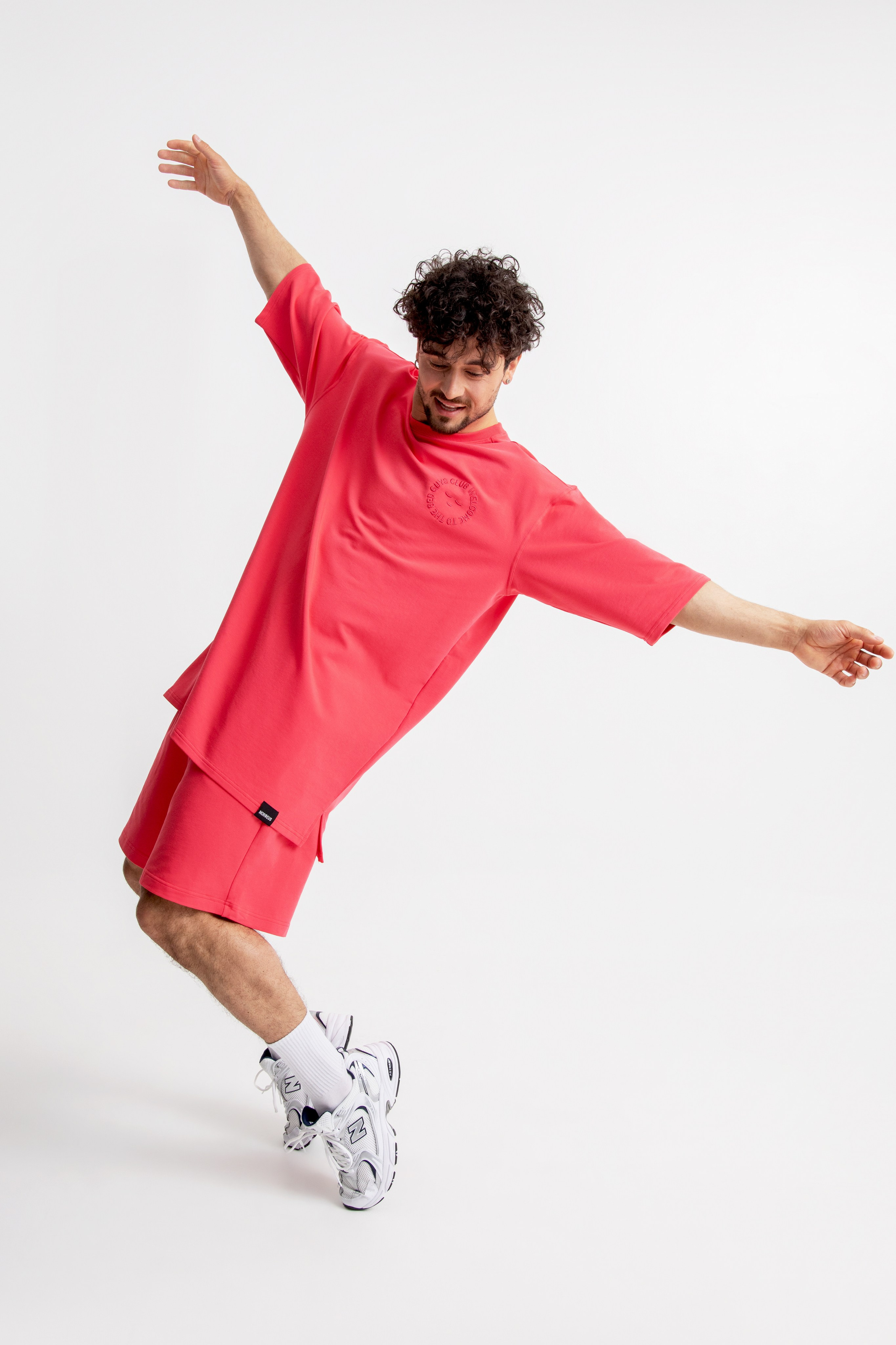 Андрей, 180 с, 48-50 р-р. KED Production — продакшн из СПб. Создаём фото, видео и контент, который помогает брендам и селлерам продавать больше