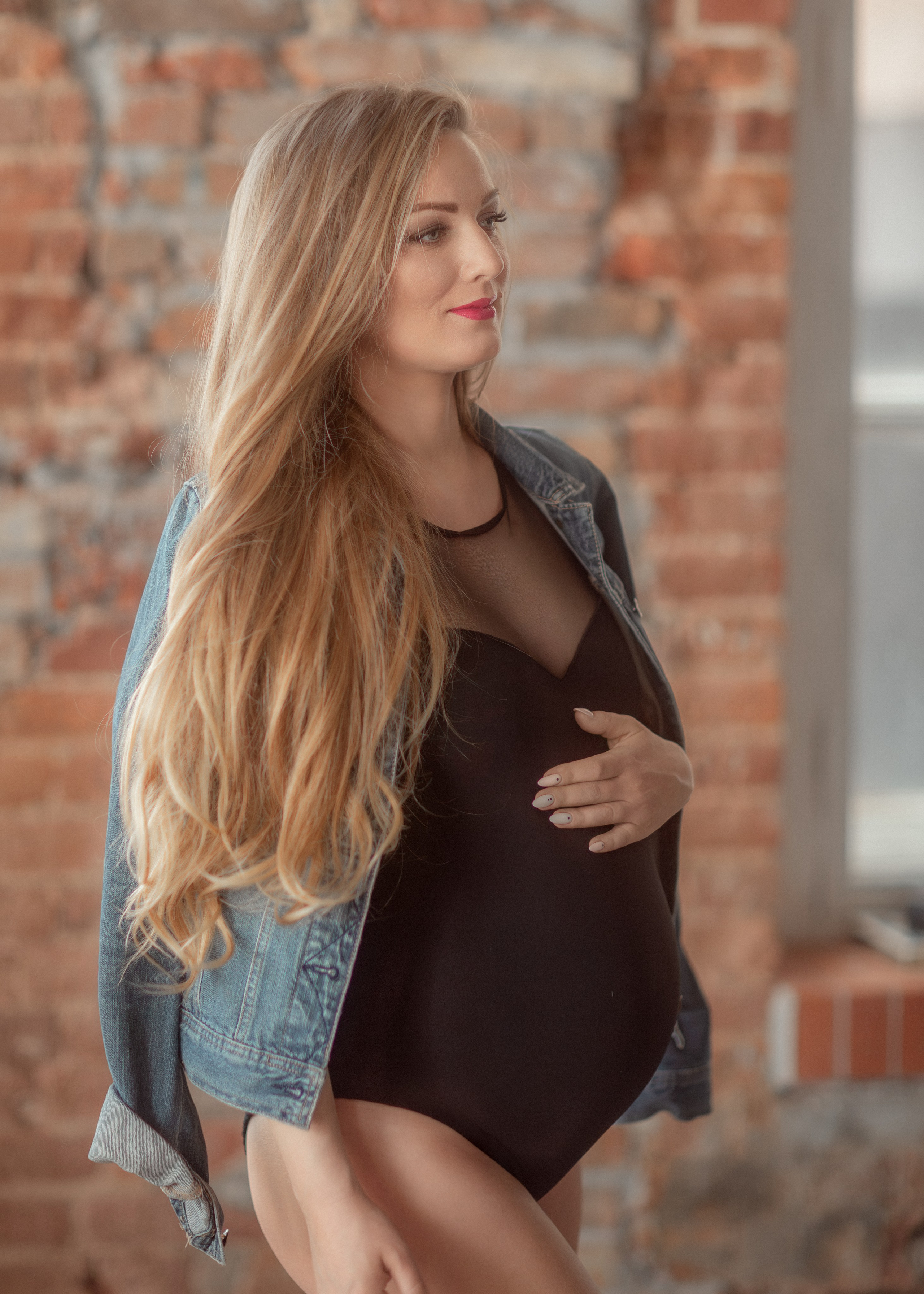 Фотосессия беременности в тёплом lifestyle стиле