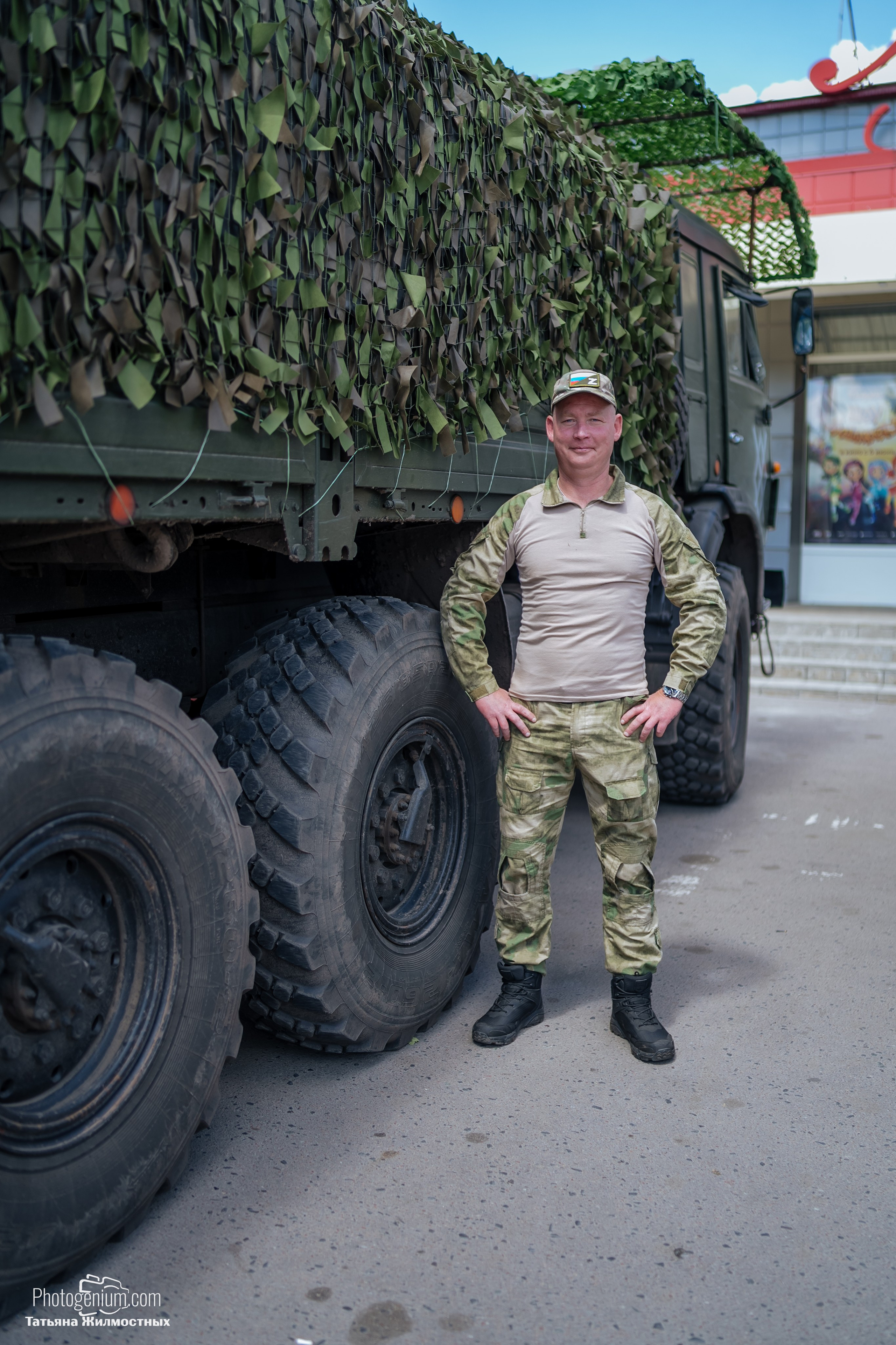 8 июня «Патриоты из Курска» сбор гуманитарной помощи у кинотеатра «Родина». Фотограф Нижний Новгород Татьяна Кейод