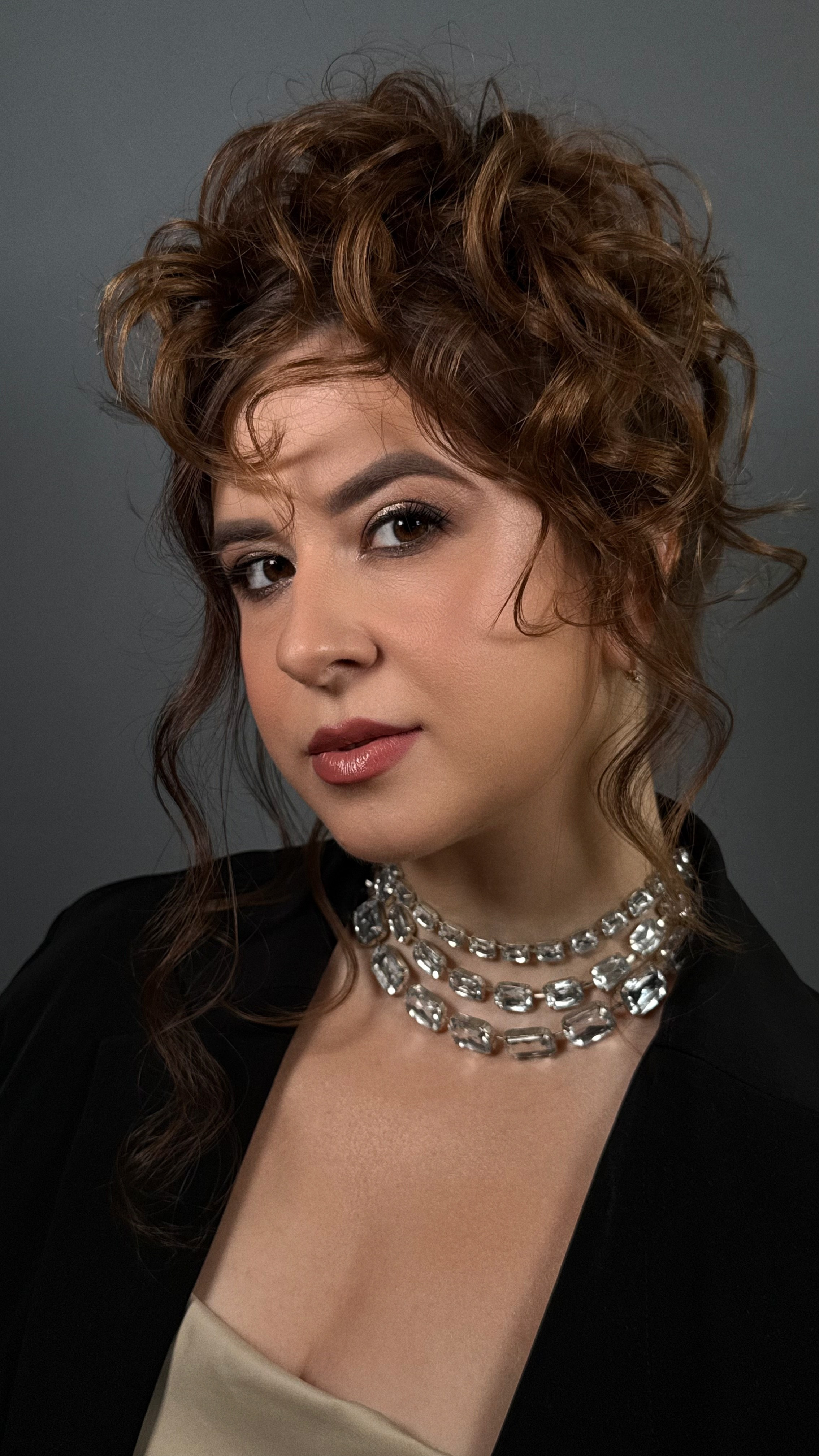 Образы. Студия визажистов, стилистов по прическам, бровистов и мастеров по ресницам