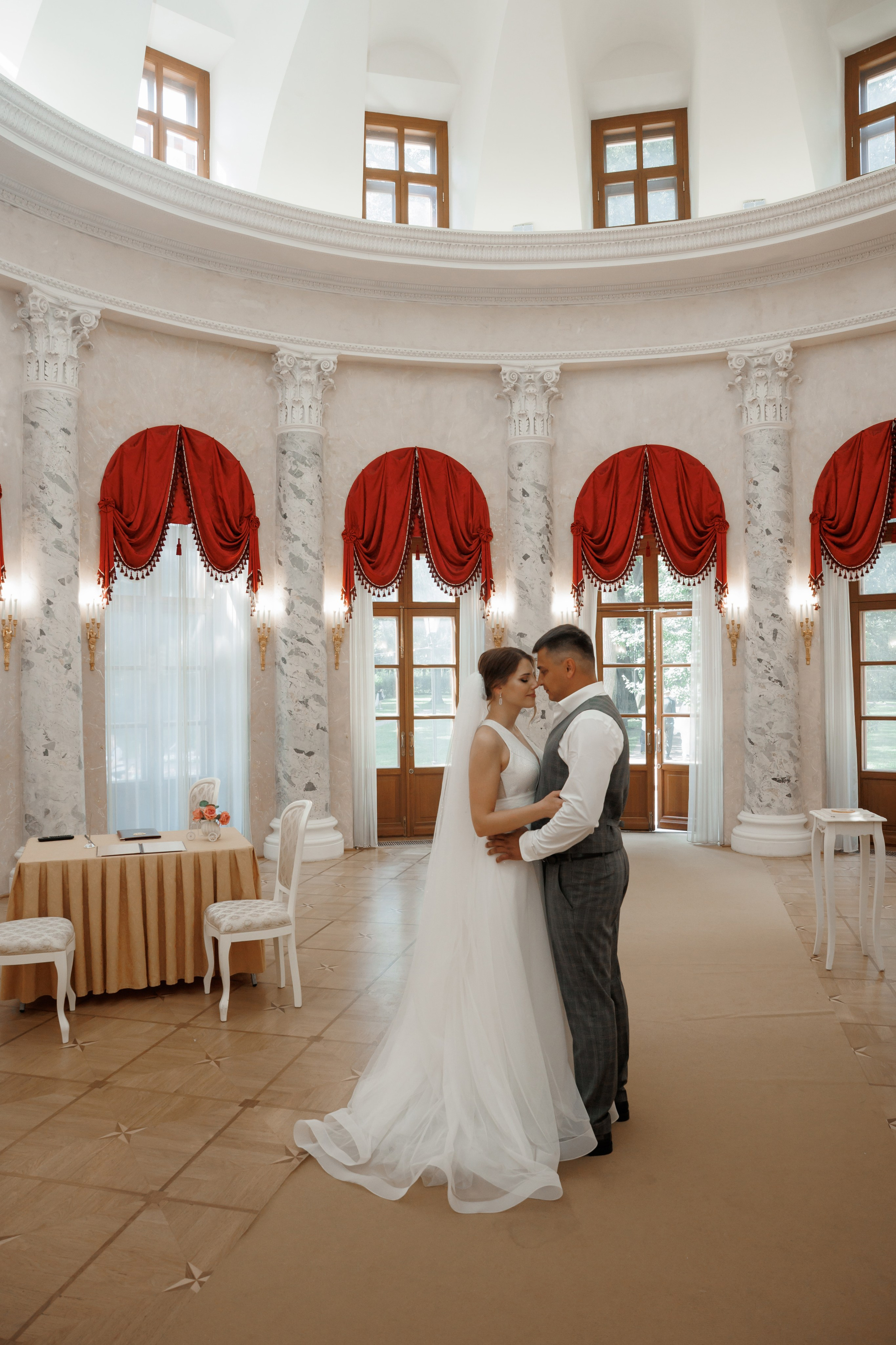 ЗАГС Бутово и Остафьево. Свадебный и репортажный фотограф (Москва, Королев и другие)