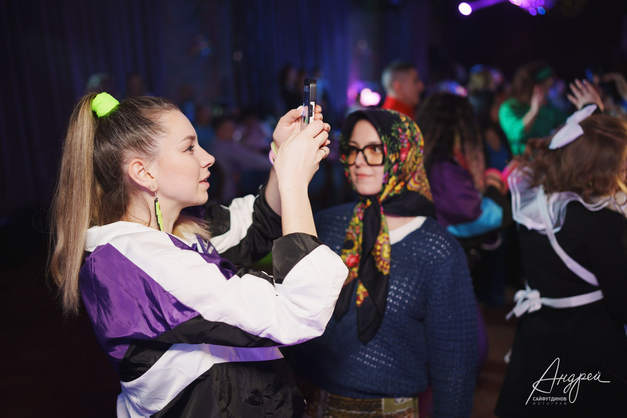 Корпоратив компании «Суши Даром». Тема праздника «Коммунальная квартира». Свадебный и семейный фотограф в Ростове-на-Дону. Андрей Сайфутдинов