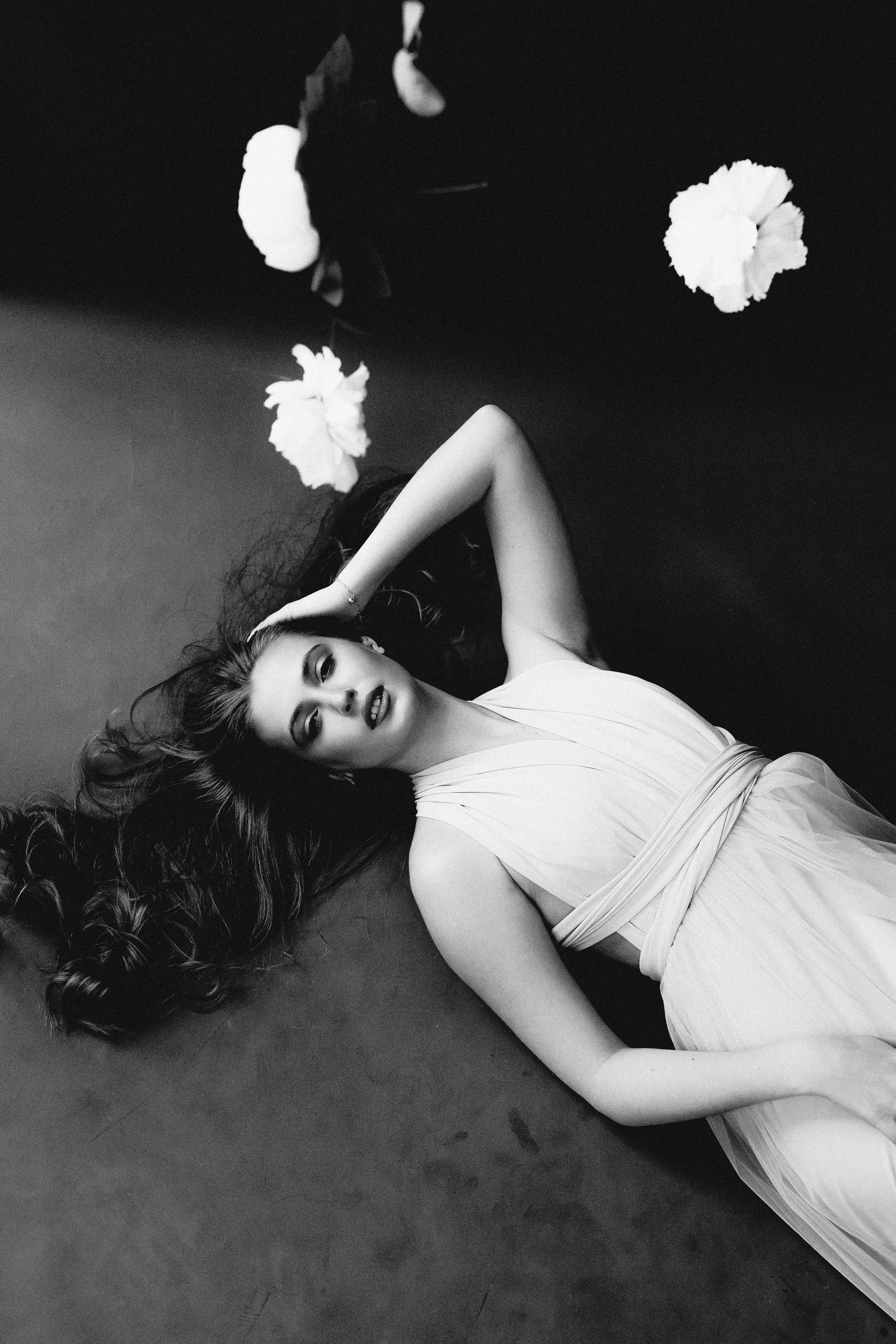 ЦВЕТОЧНАЯ ЭСТЕТИКА — СТУДИЙНЫЙ ПОРТРЕТ. Портретный, семейный и репортажный фотограф в Ставрополе Ульяна Доценко