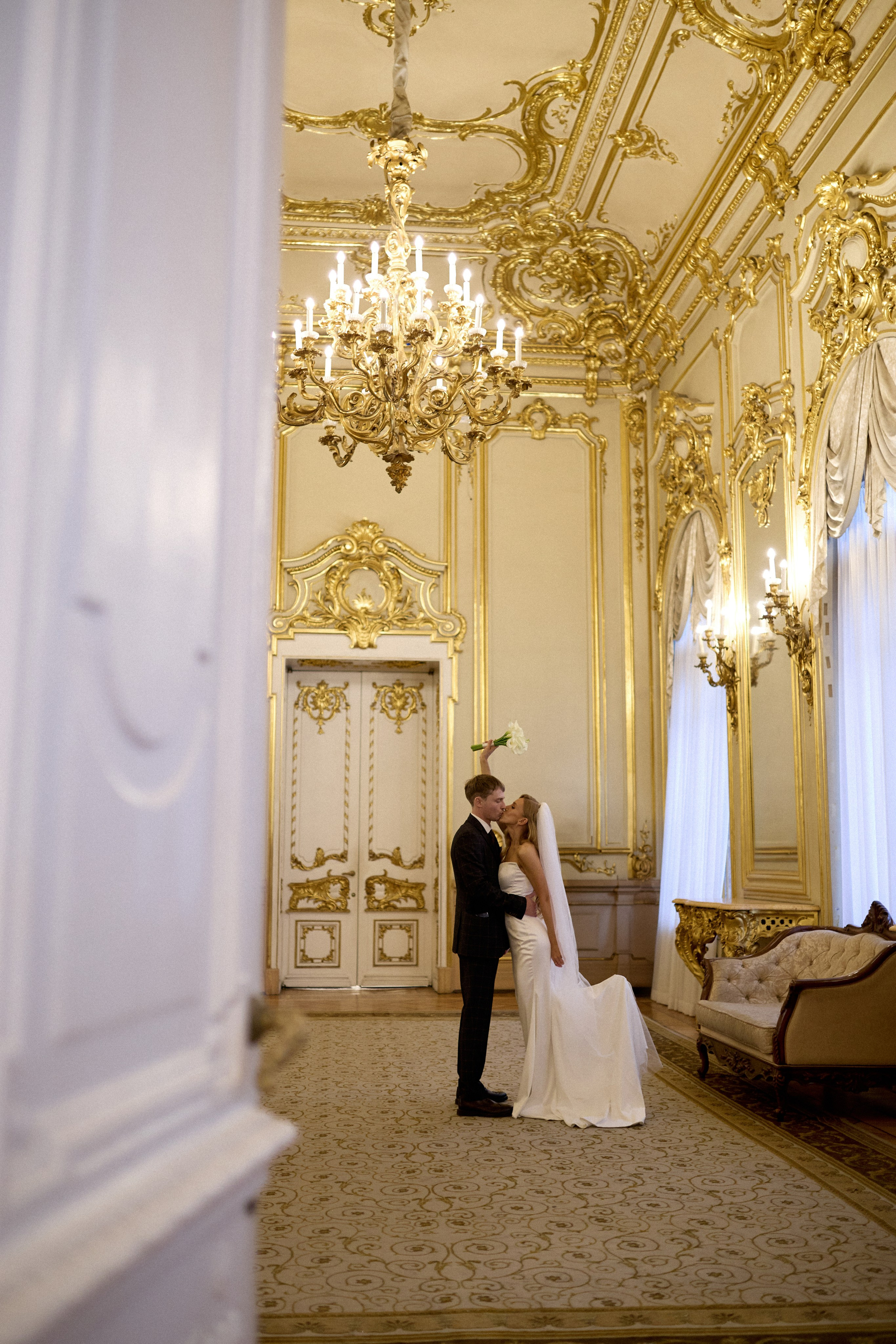 Свадебная фотосессия в Дворце Бракосочетания № 1. Сестры Карабаза. Фотографы и ретушеры в Москве и Санкт-Петербурге