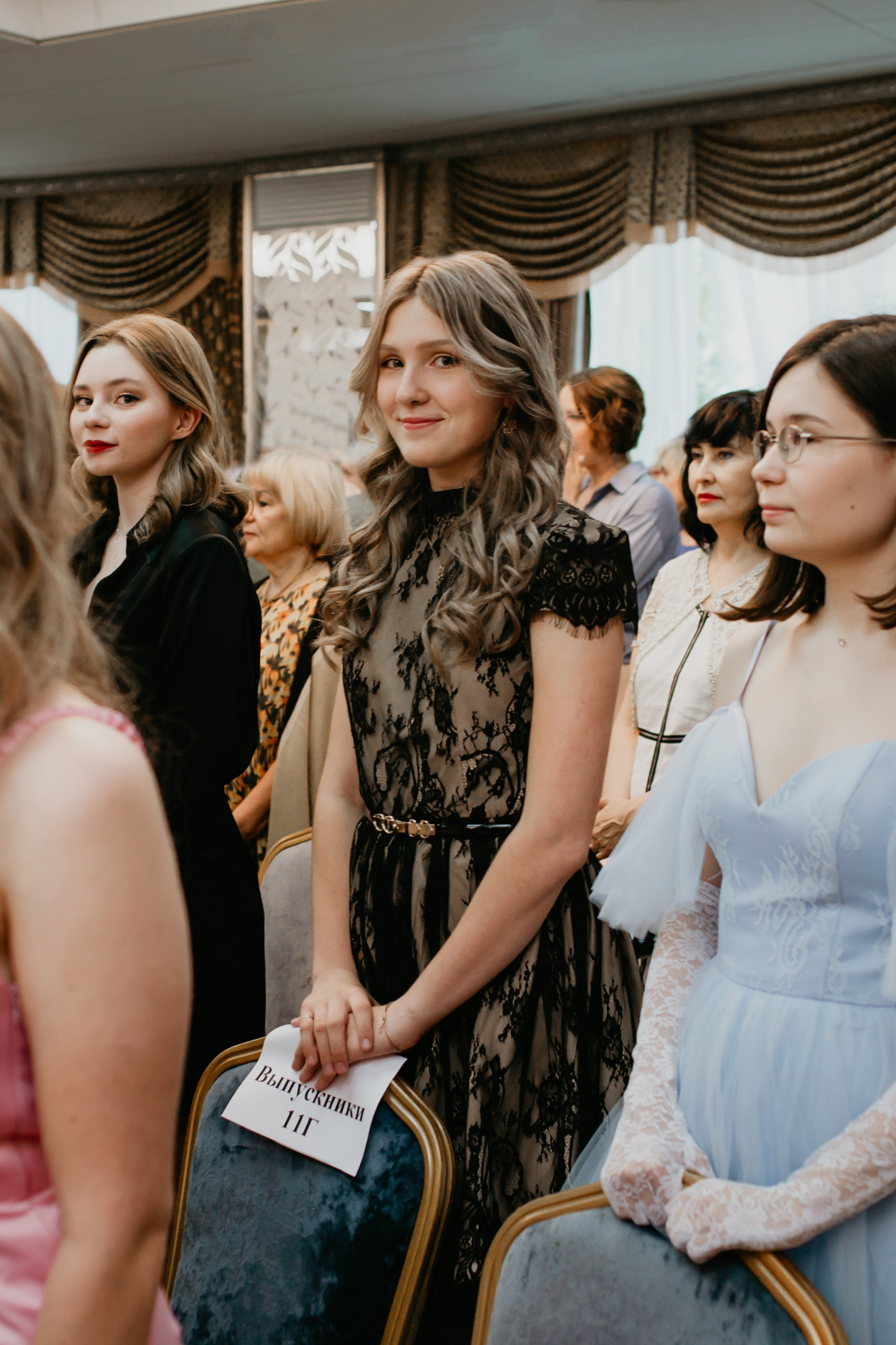 Выпускной. 11 лицей. Фотограф в Челябинске Ополихина Анна