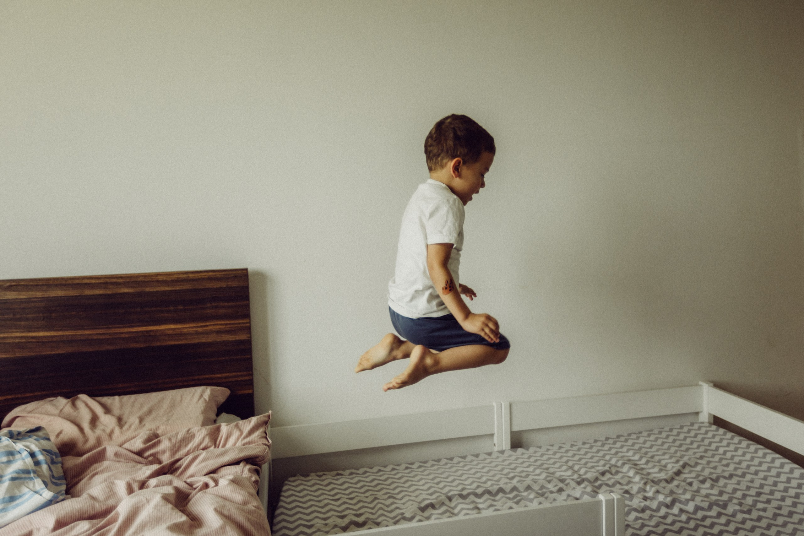 Машина, котики и таинственный шкаф. Семейный LIFESTYLE фотограф в Москве