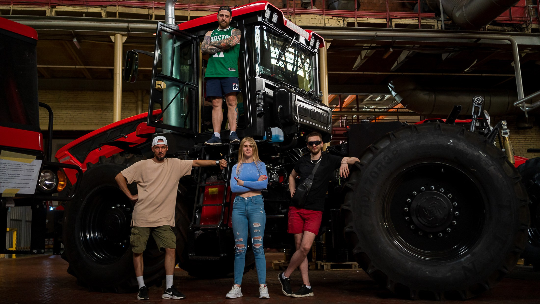 Кировский завод. Графический дизайнер Илья Левченко