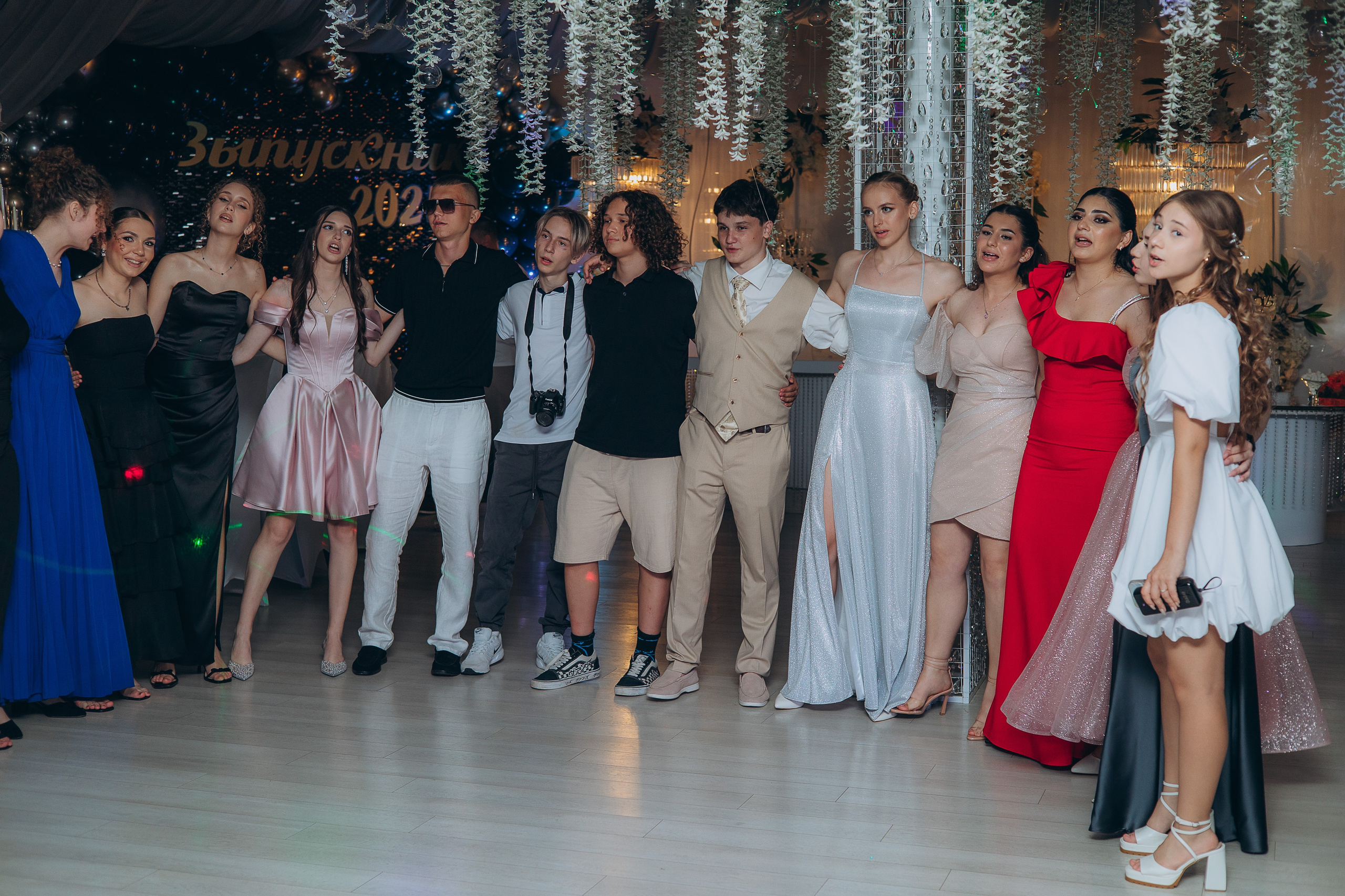 Выпускной 9-11классы. Выпускные книги Анапа Новороссийск Краснодар