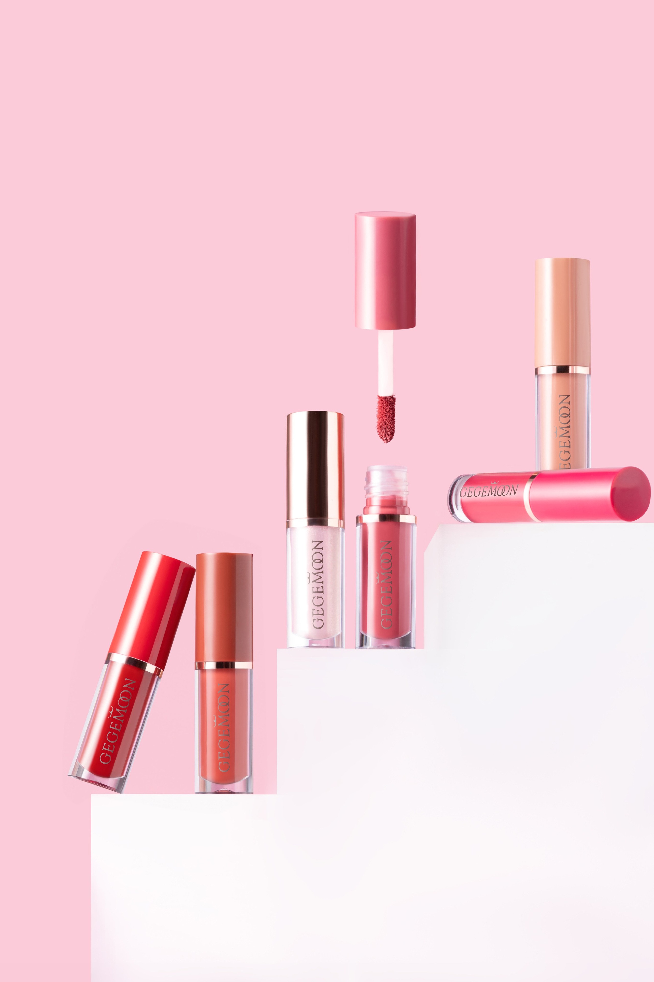 Product. Commercial retoucher