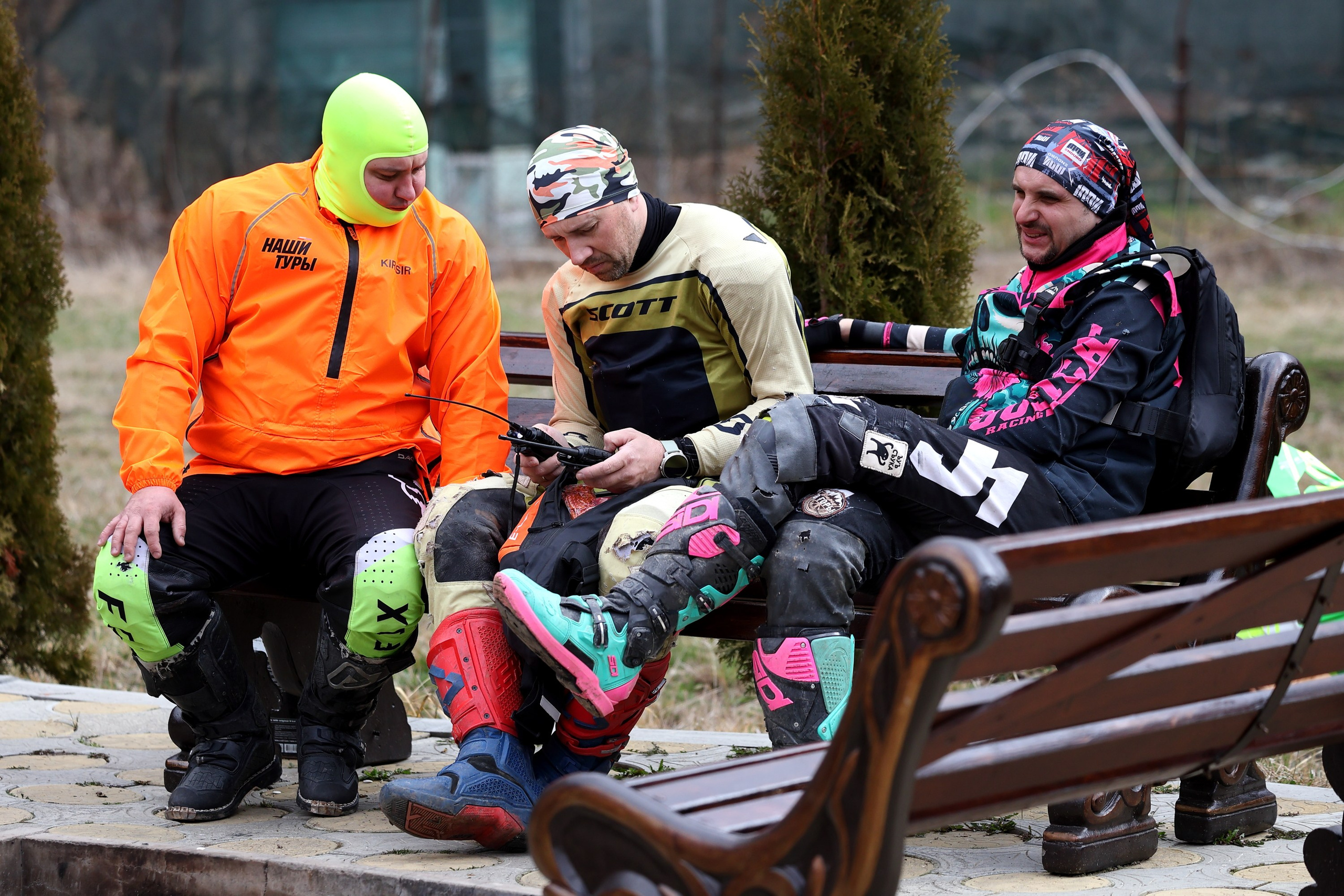 Репортажная фотосъемка выезда на эндуро мотоциклах в Кисловодск с НашиТуры. 