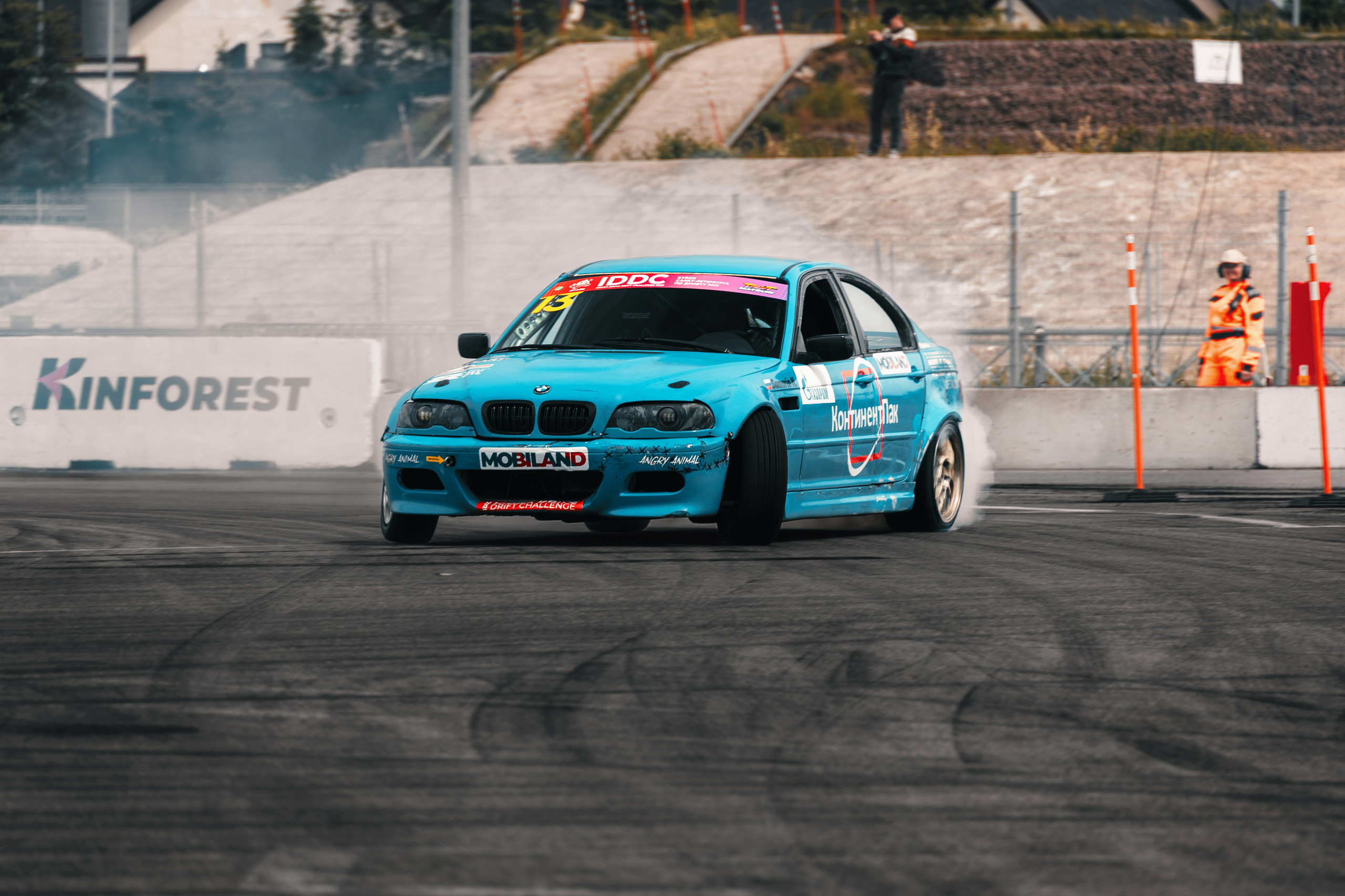 IDDC Этап 2: Бетонный Колизей и блогеры в деле