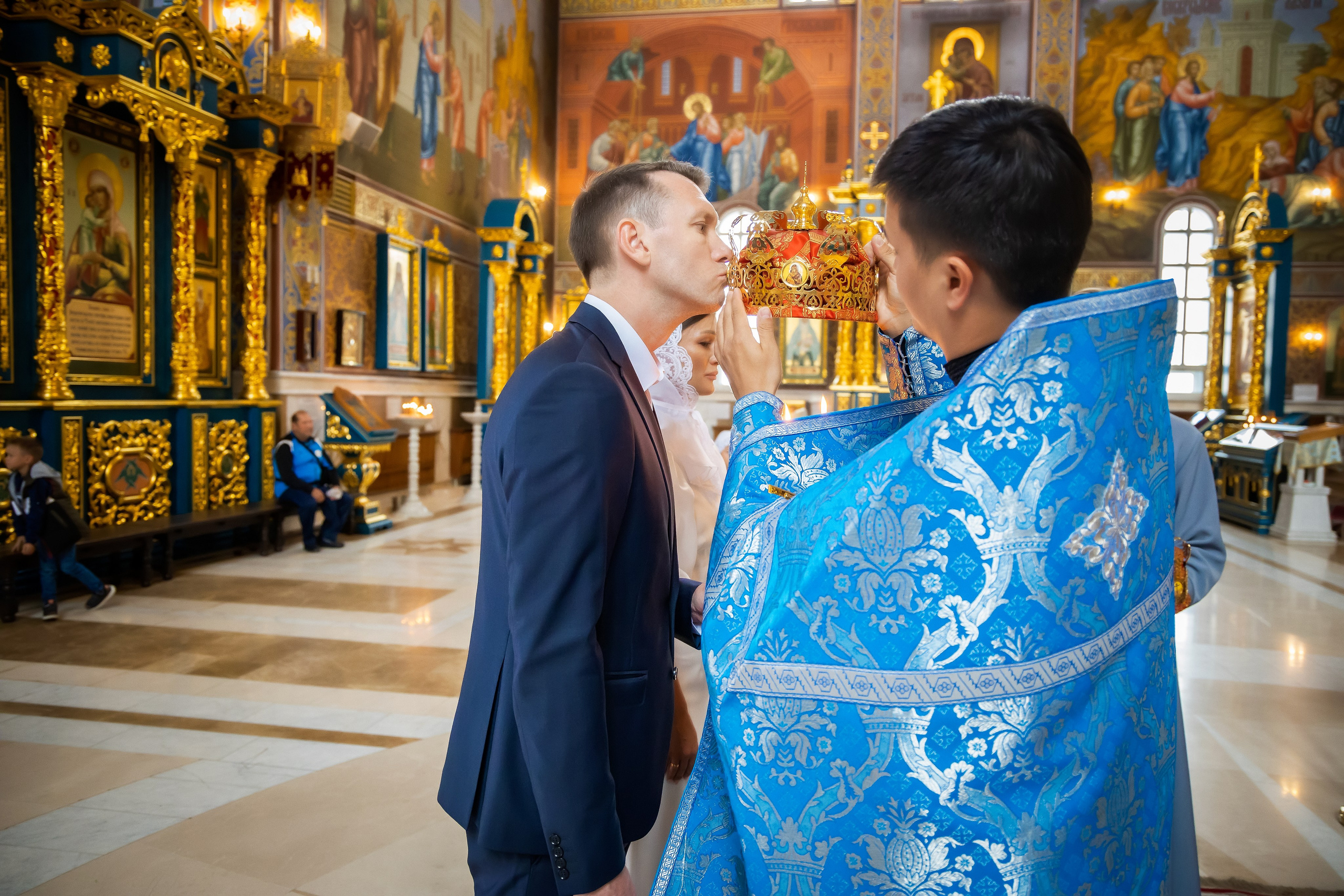 В Храме. Семейный и Свадебный фотограф в Астане Александр Астапов