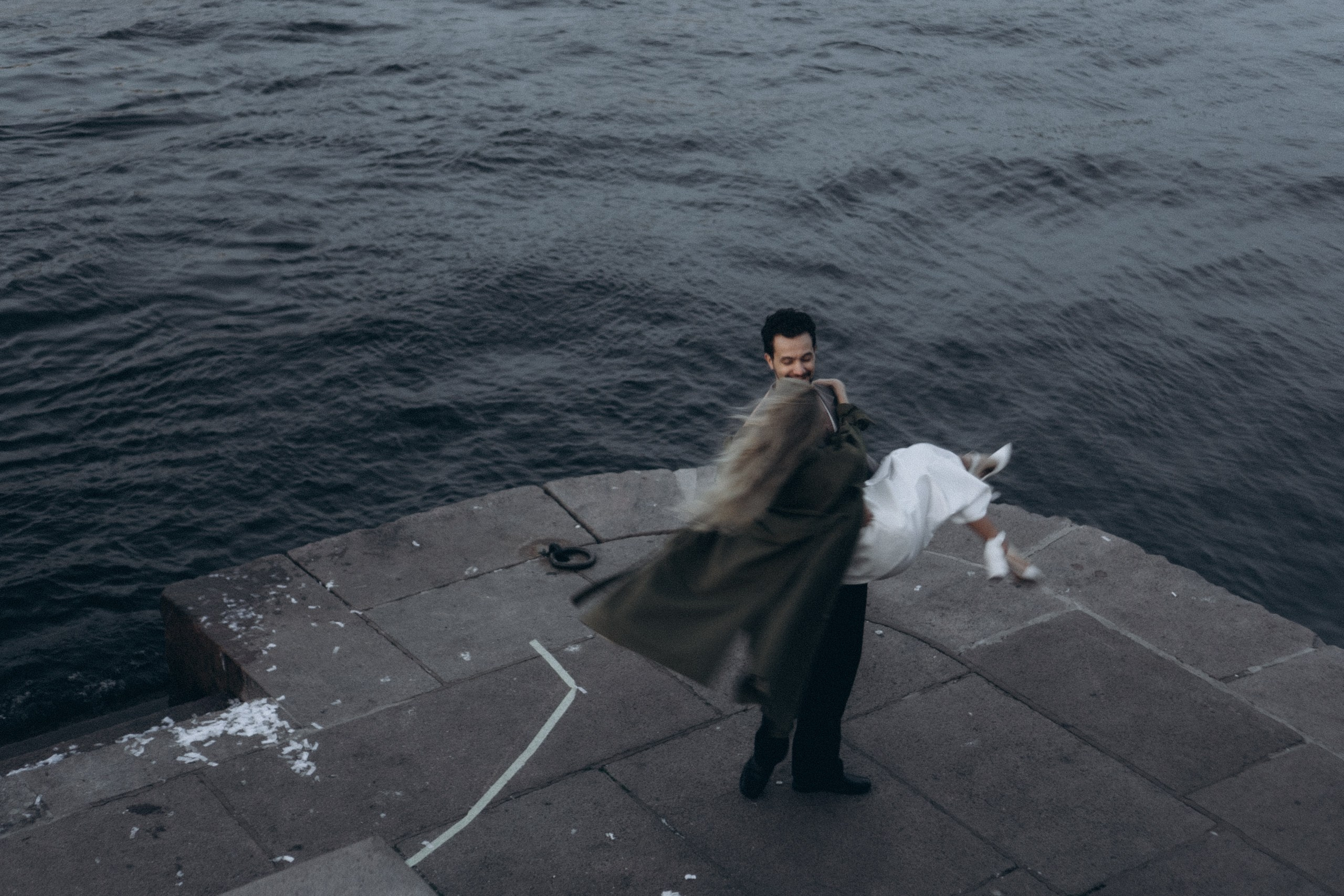 СВАДЕБНАЯ СЬЕМКА ПАРЫ НА РАССВЕТЕ В БЕЛЫЕ НОЧИ И ПРОГУЛКА С РАЗВОДНЫМИ МОСТАМИ И ПИКНИК ВОЗЛЕ ИСАКИЕВСКОГО СОБОРА. Профессиональный фотограф, Санкт-Петербург — Виктория Богомолова