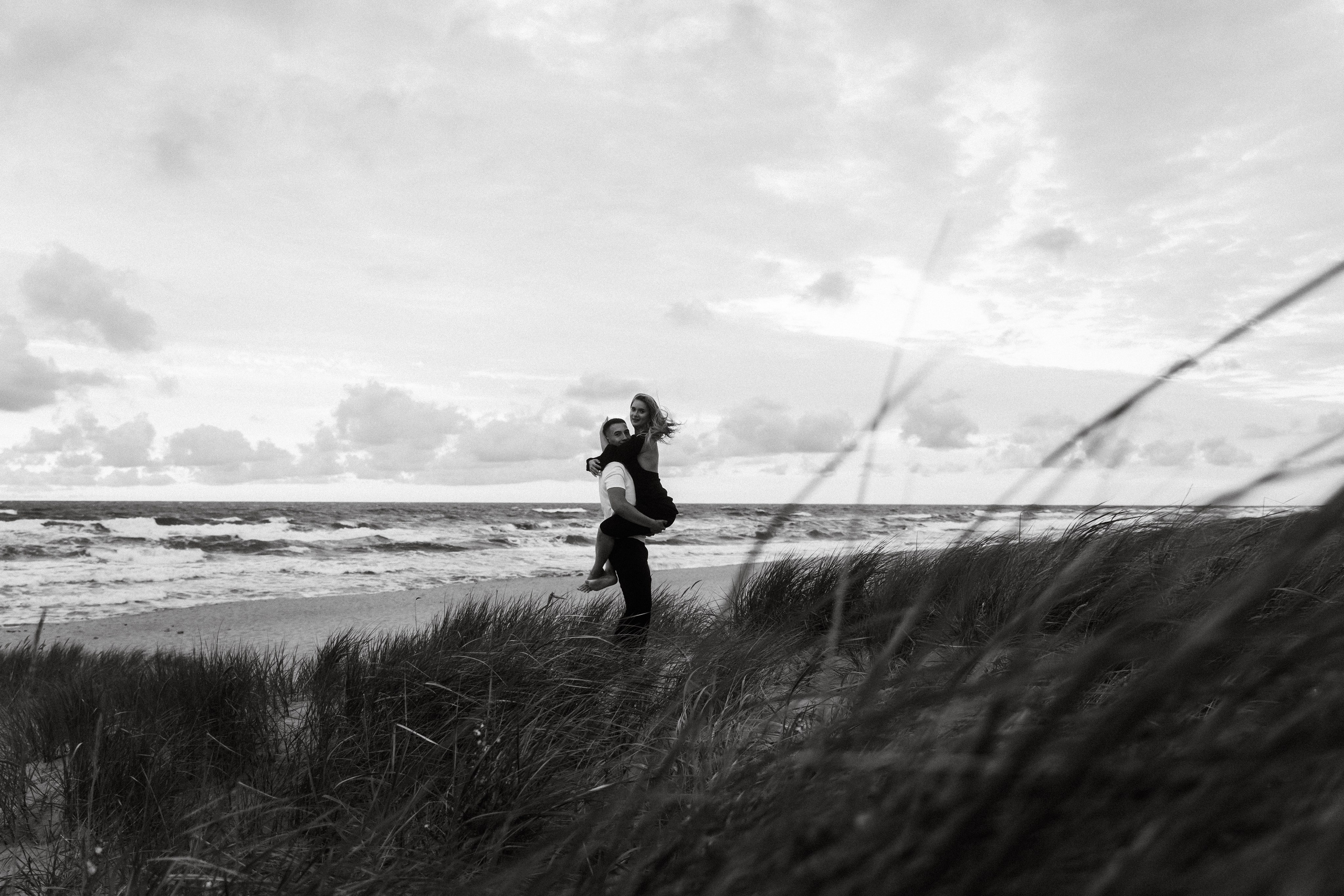 Арсений и Анастасия / Янтарный. Фотограф Калининград Илья Миллер