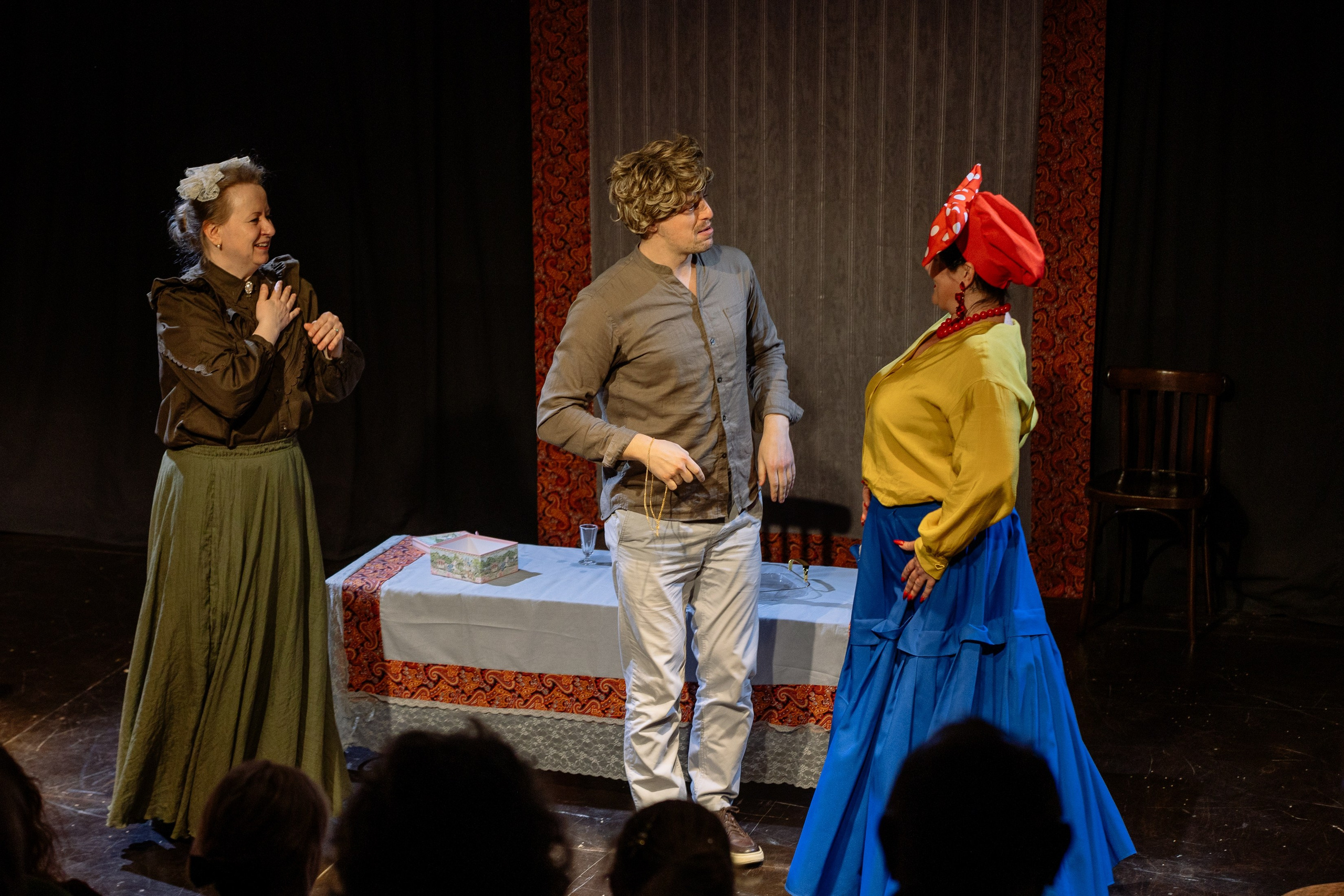 Театр Арт-Авеню _ Женитьба Бальзаминова. Фотограф Юлия Мальцева