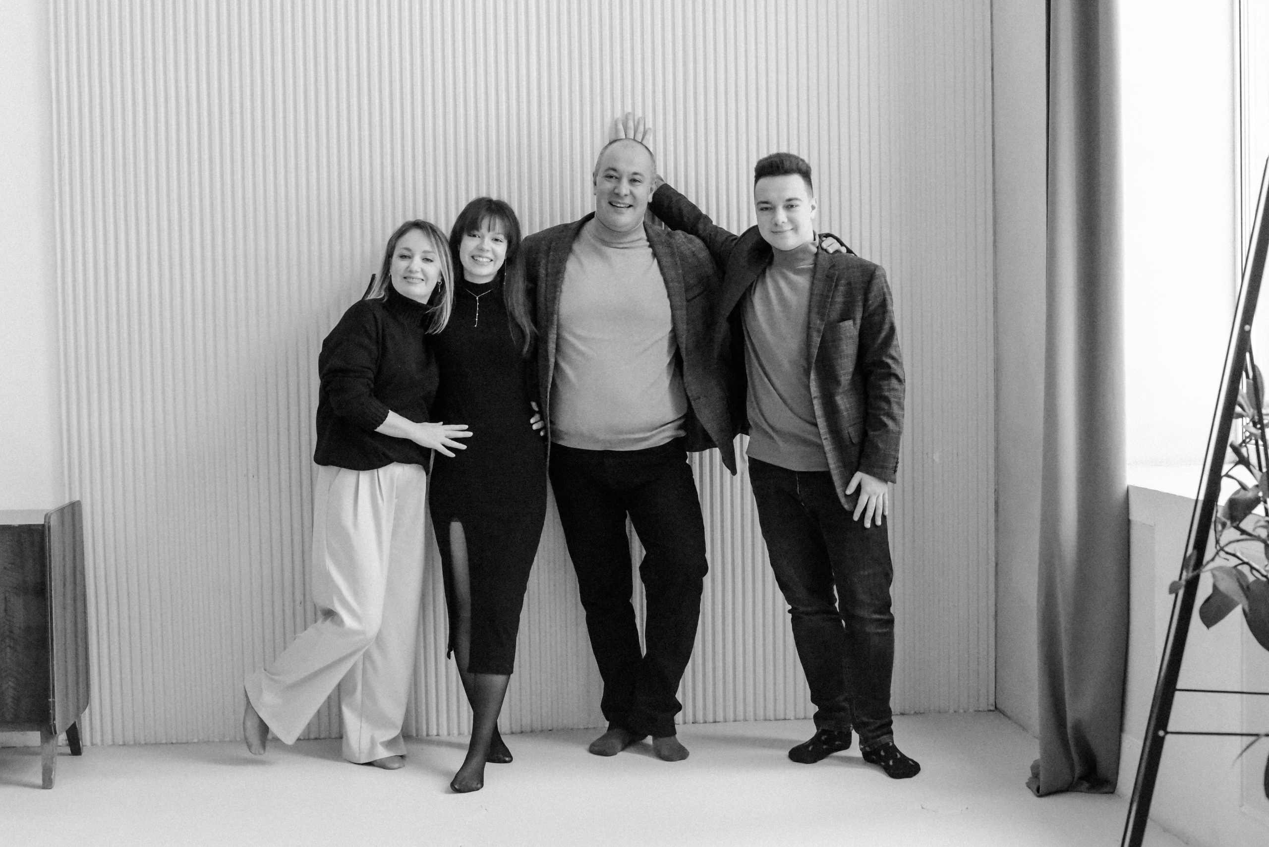 Молодые родители и взрослые дети. Фотограф Лола Волна, город Москва