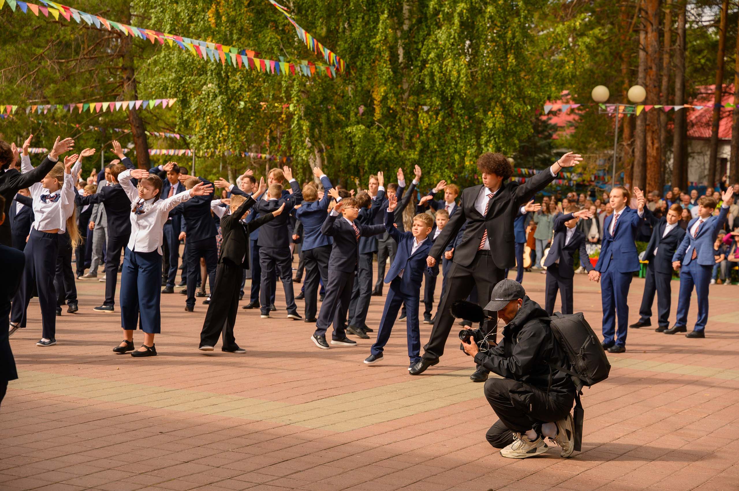 1 сентября линейка ФМШ. Фотограф новорожденных, семейный детский в Тюмени Татьяна Морозова