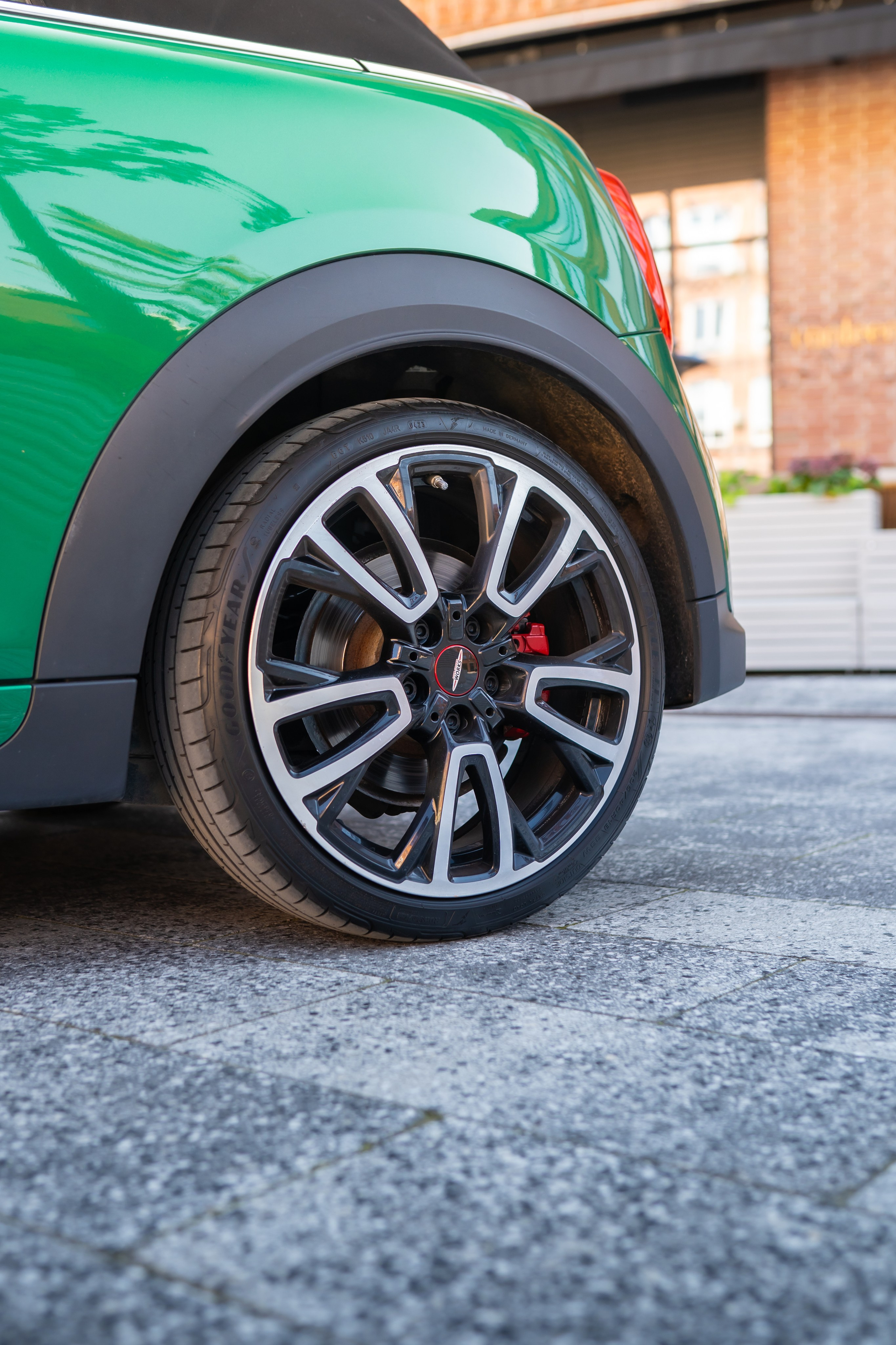 Mini Copper JCW Green. Mirllaev