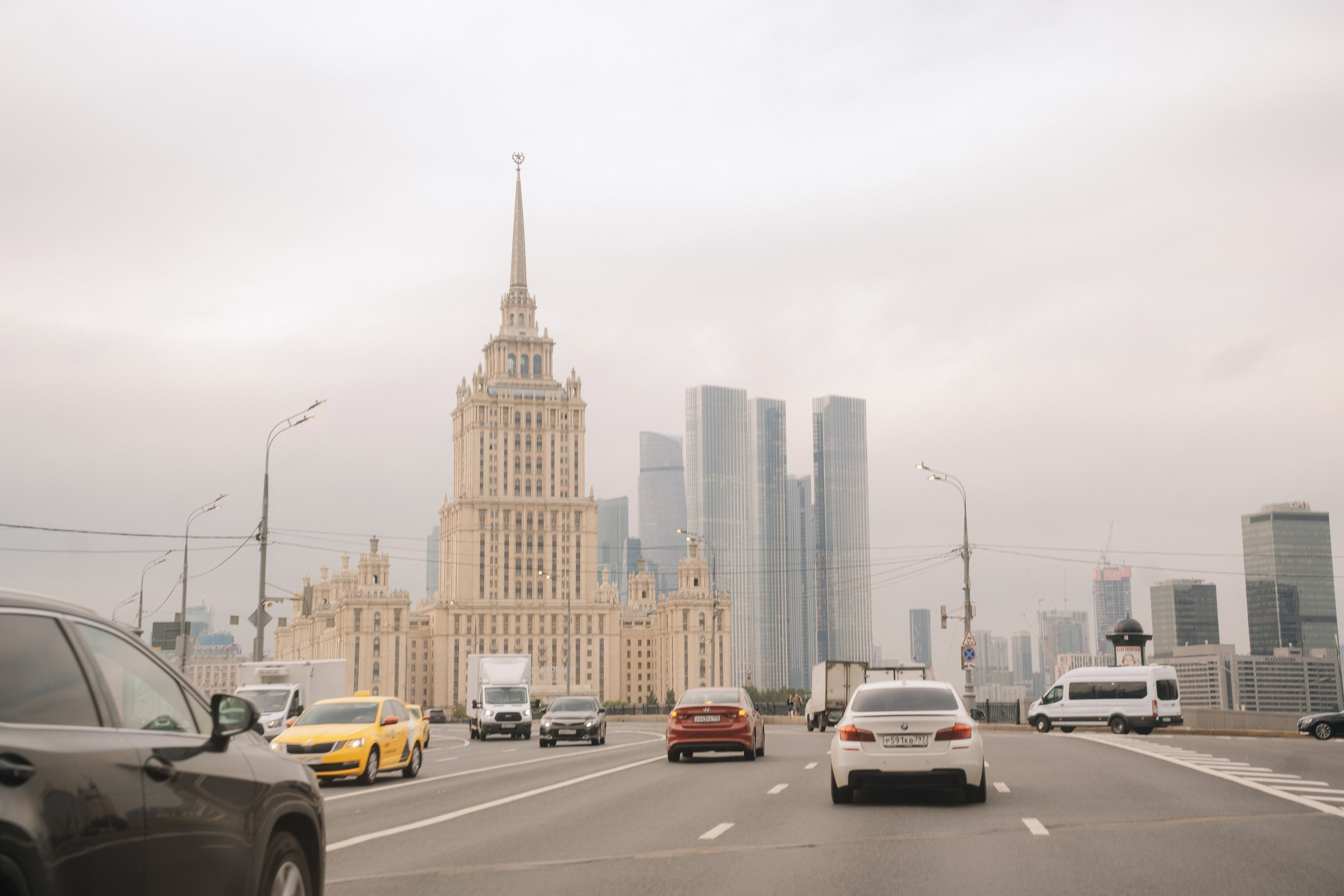 Свадебная фотосессия в отеле Золотое кольцо (Golden Ring Hotel) и ресторане Турандот