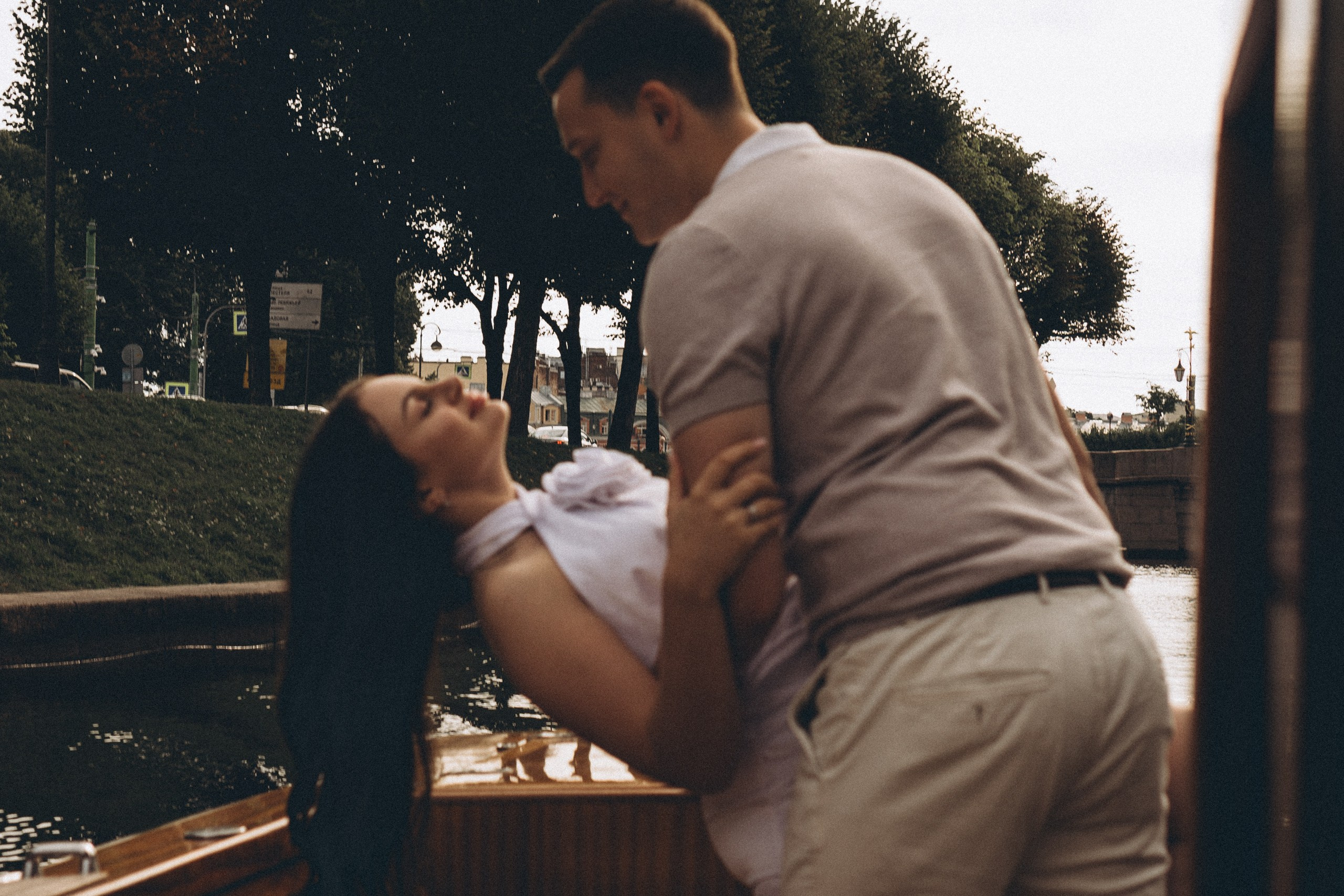 СВАДЕНБНАЯ СЬЕМКА НА КАТЕРЕ ПО КАНАЛАМ САНКТ-ПЕТЕРБУРГА И В АКВАТОРИИ НЕВЫ. Профессиональный фотограф, Санкт-Петербург — Виктория Богомолова