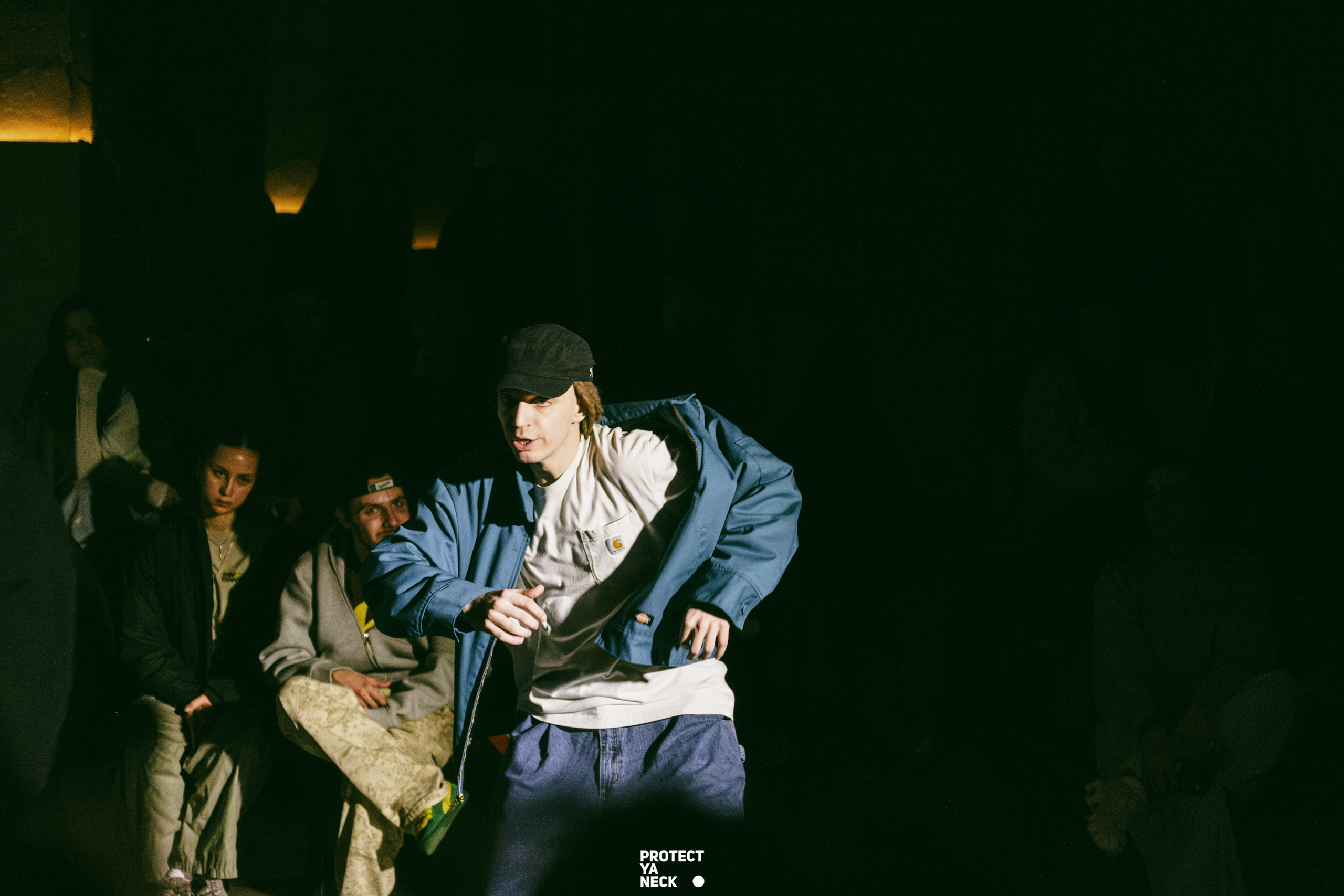 PROTECT YA NECK 22/03 (@youlovebu). Соня бу тебя сфоткала