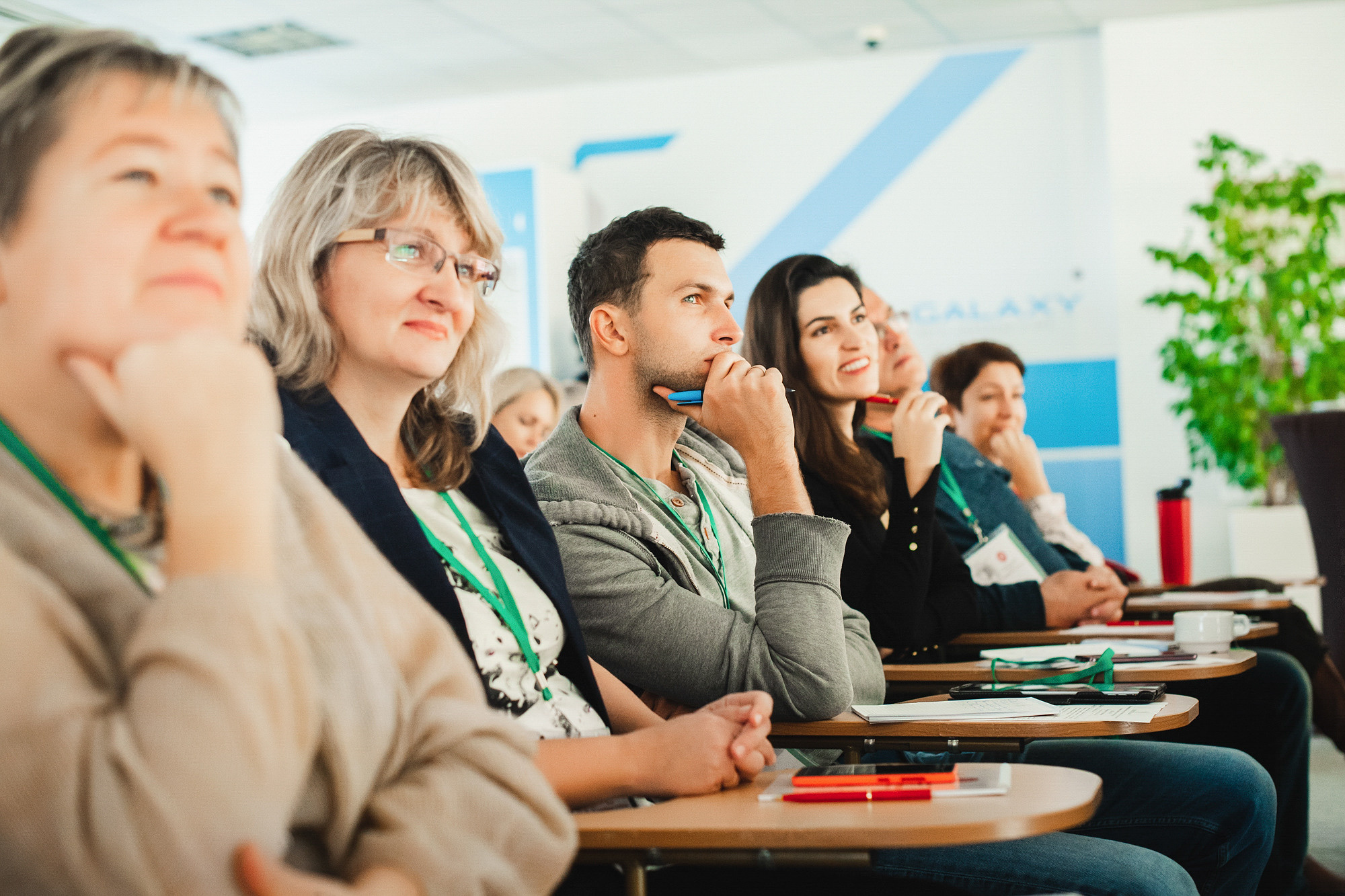 Форумы и конференции. Живые снимки! Фотограф Даша Бендер