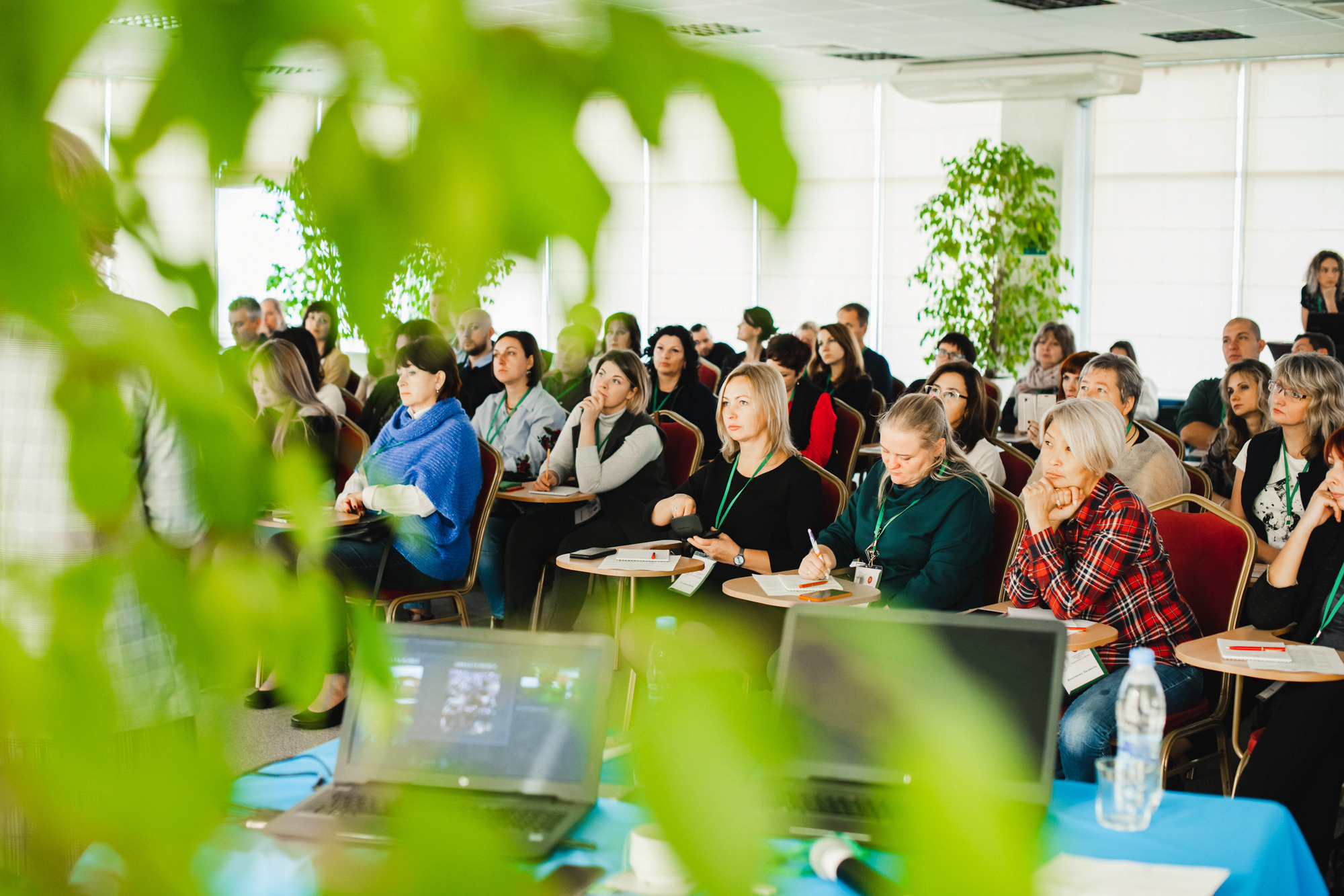 Форумы и конференции. Живые снимки! Фотограф Даша Бендер