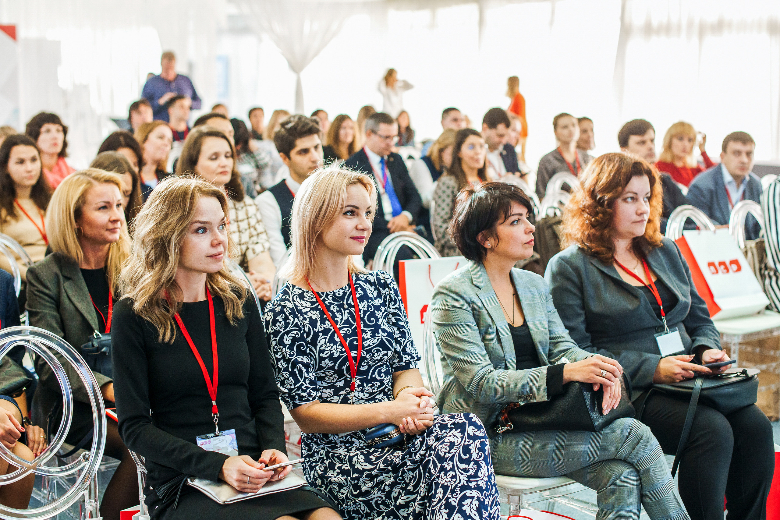 Форумы и конференции. Живые снимки! Фотограф Даша Бендер