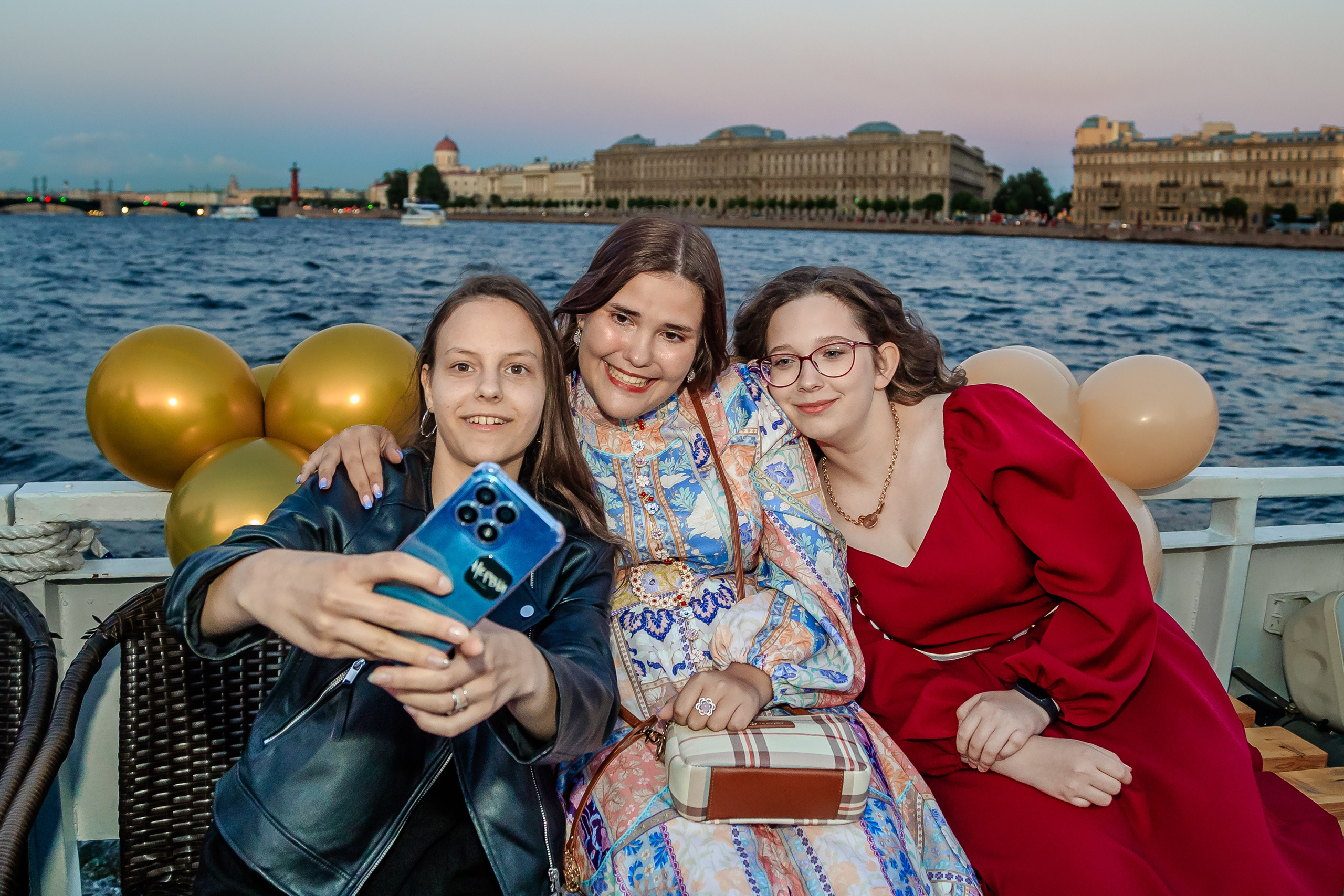 Выпускной на теплоходе. Фотограф в Санкт-Петербурге Чумаков Семен